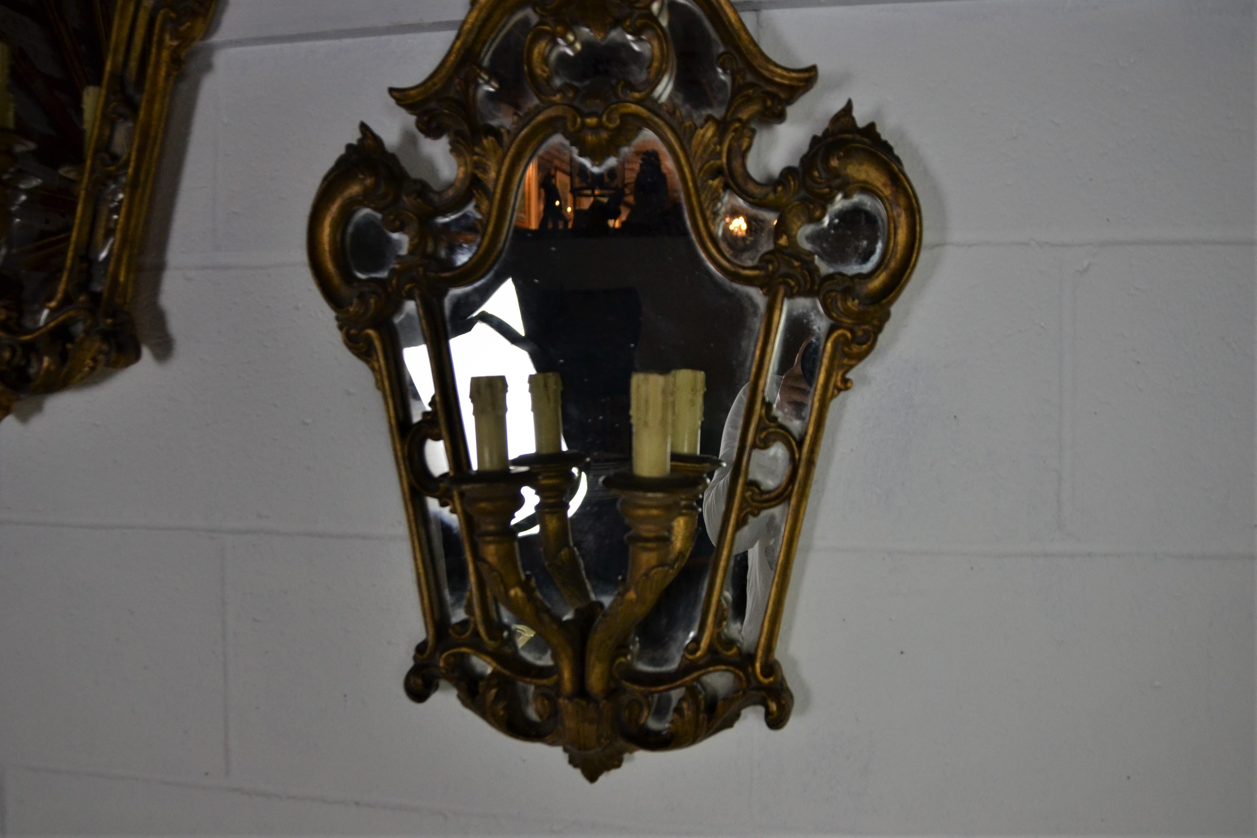 Italian Wall Light Fixture In Good Condition For Sale In Pomona, CA