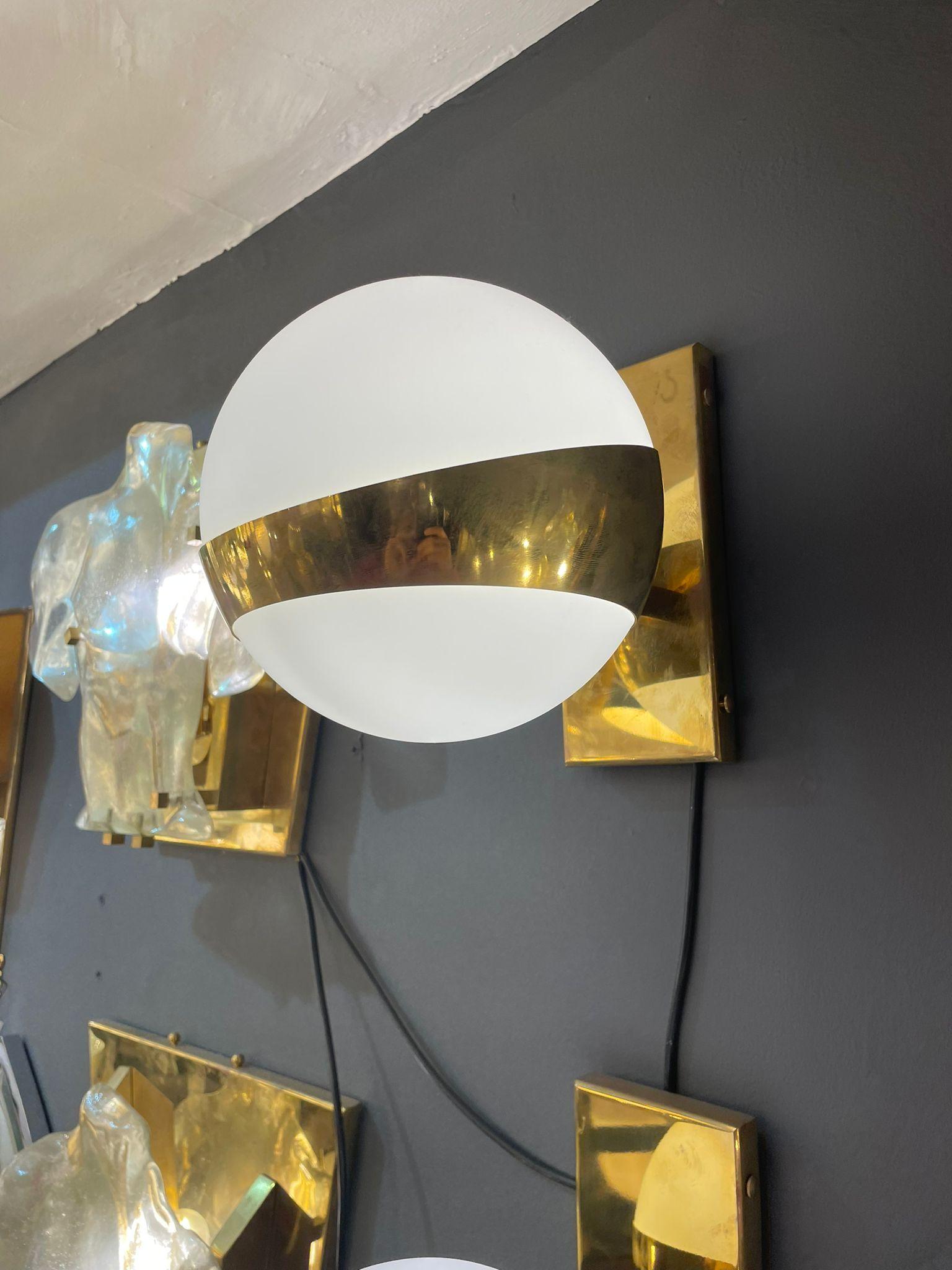 Italian Wall Light in Brass, Italy 1960s In Good Condition For Sale In London, GB