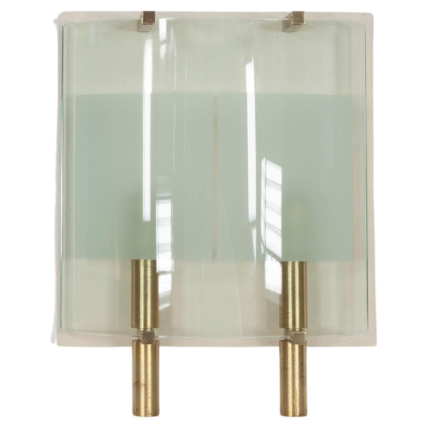 Italian wall light with curved glass, brass and aluminium, 1950s For Sale
