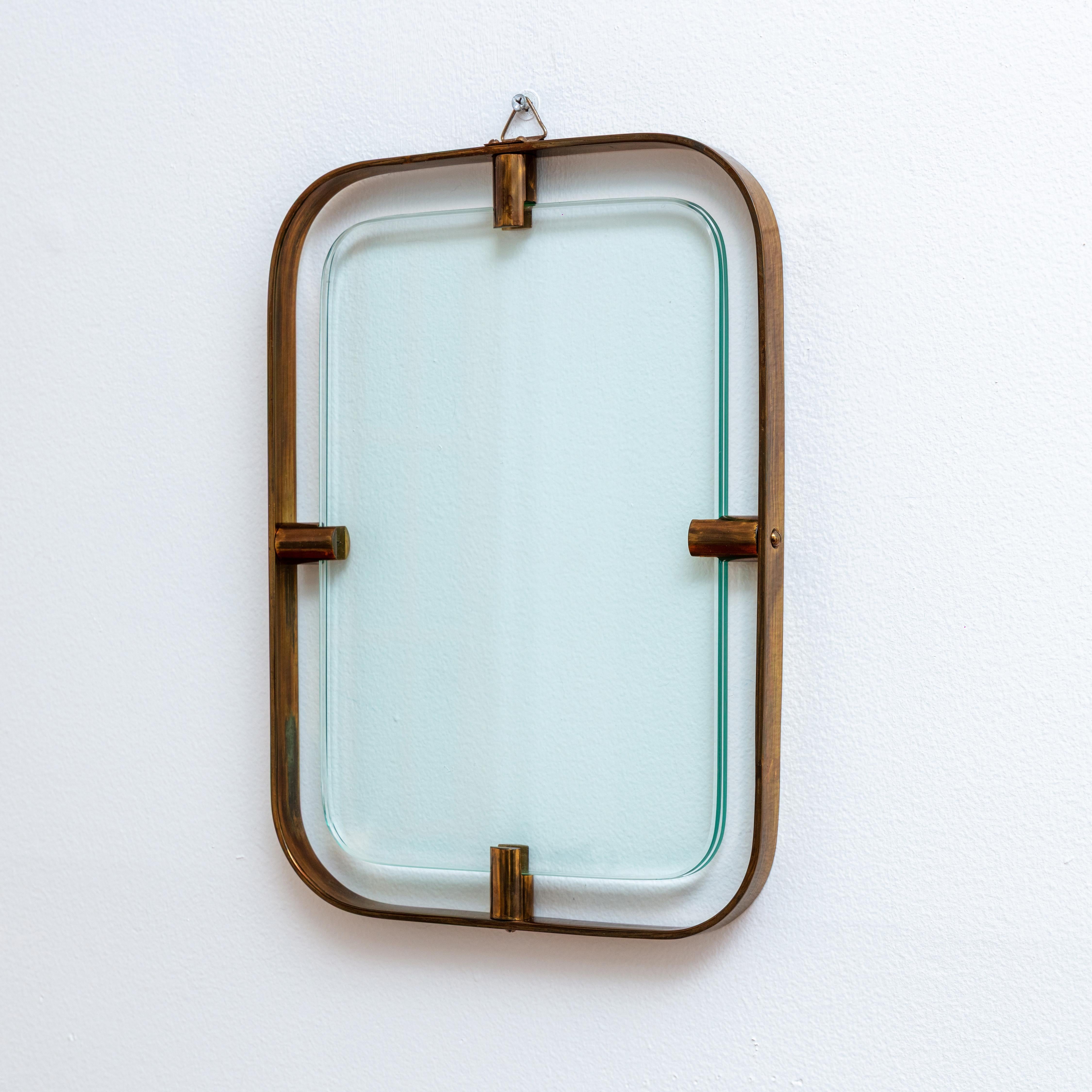 Marco italiano flotante de pared en latón macizo, Fontana Arte, años 50 Italiano en venta