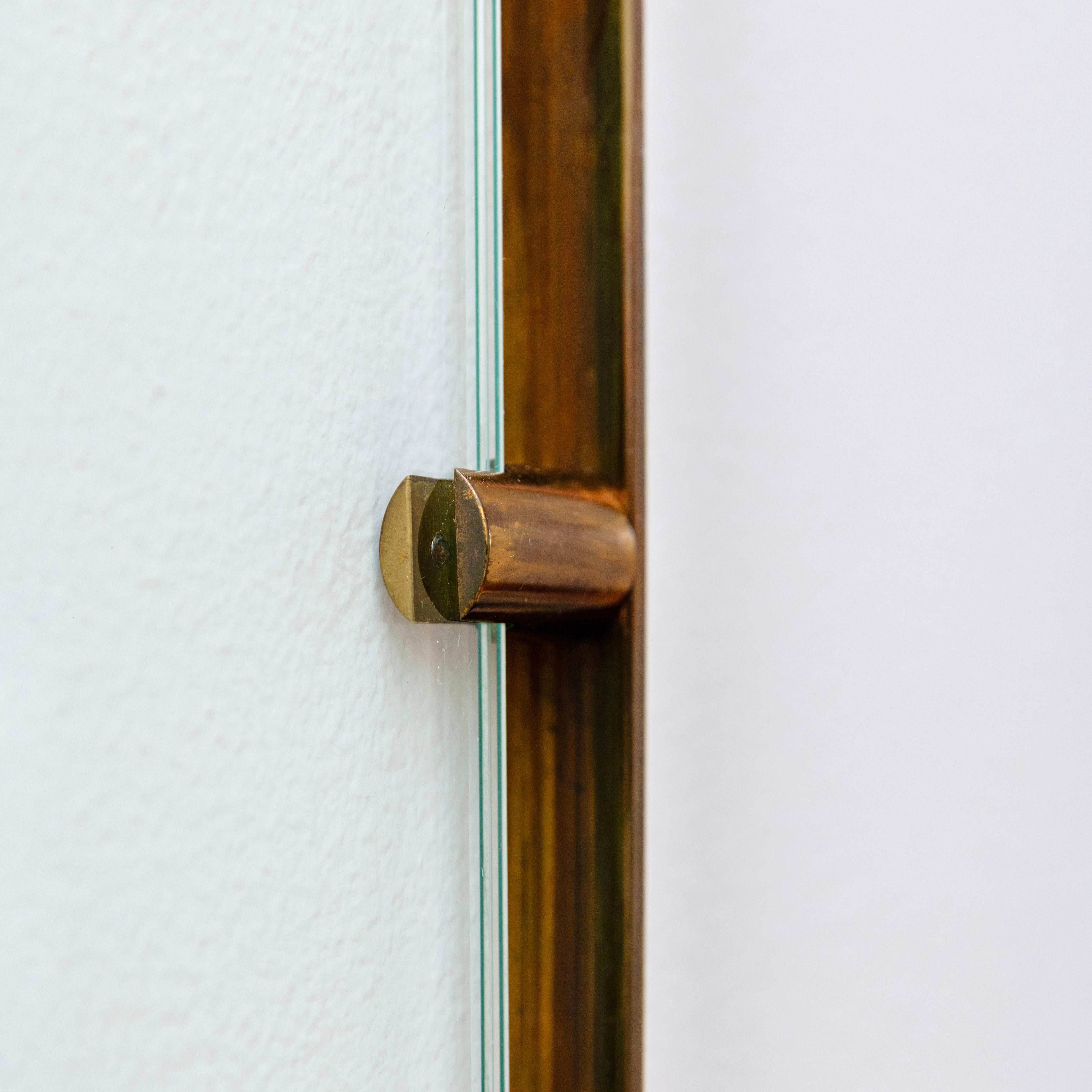 Marco italiano flotante de pared en latón macizo, Fontana Arte, años 50 Latón en venta