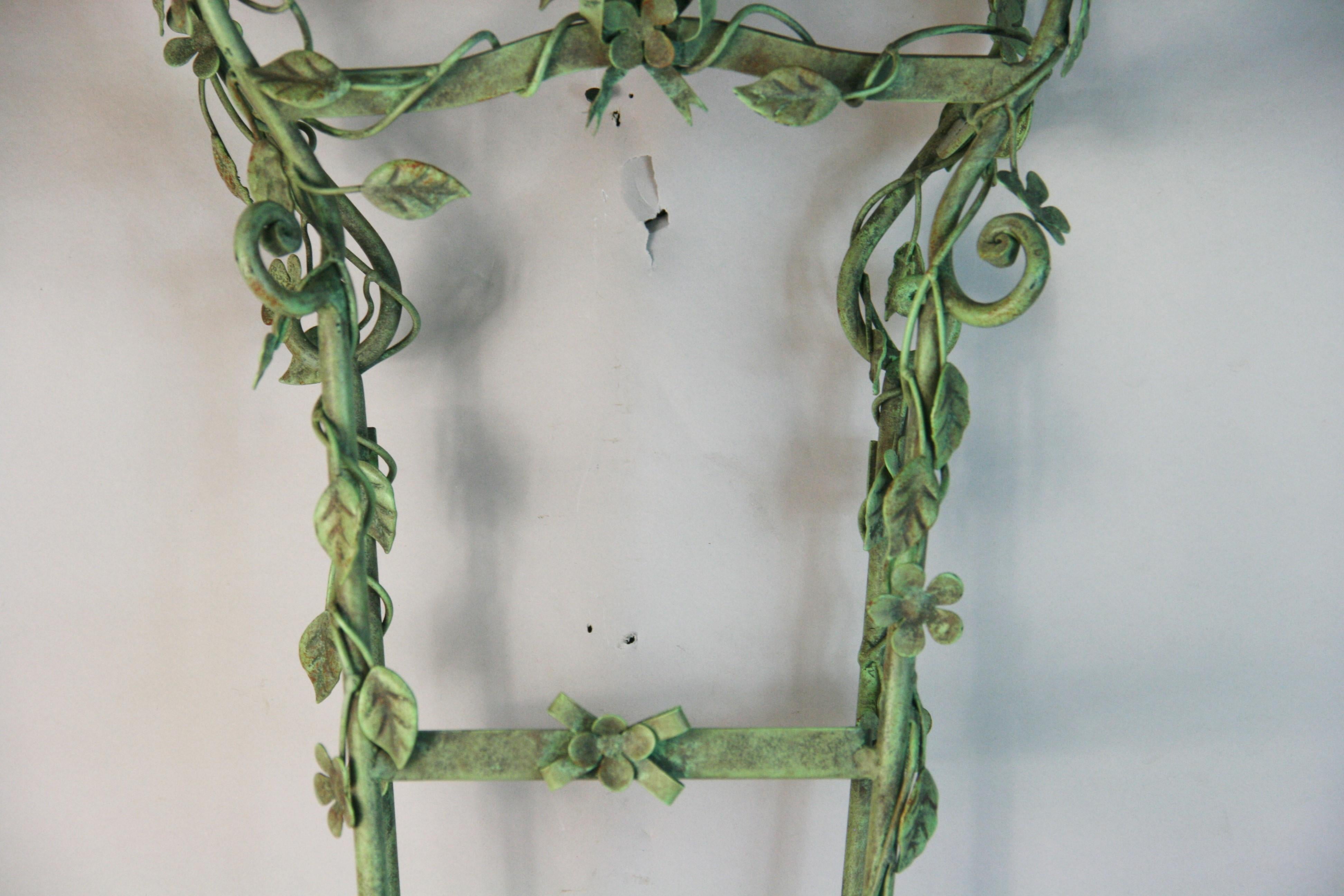 Italienische Wand Etagere aus Blättern und Weinreben, Wand Etagere (Mitte des 20. Jahrhunderts) im Angebot