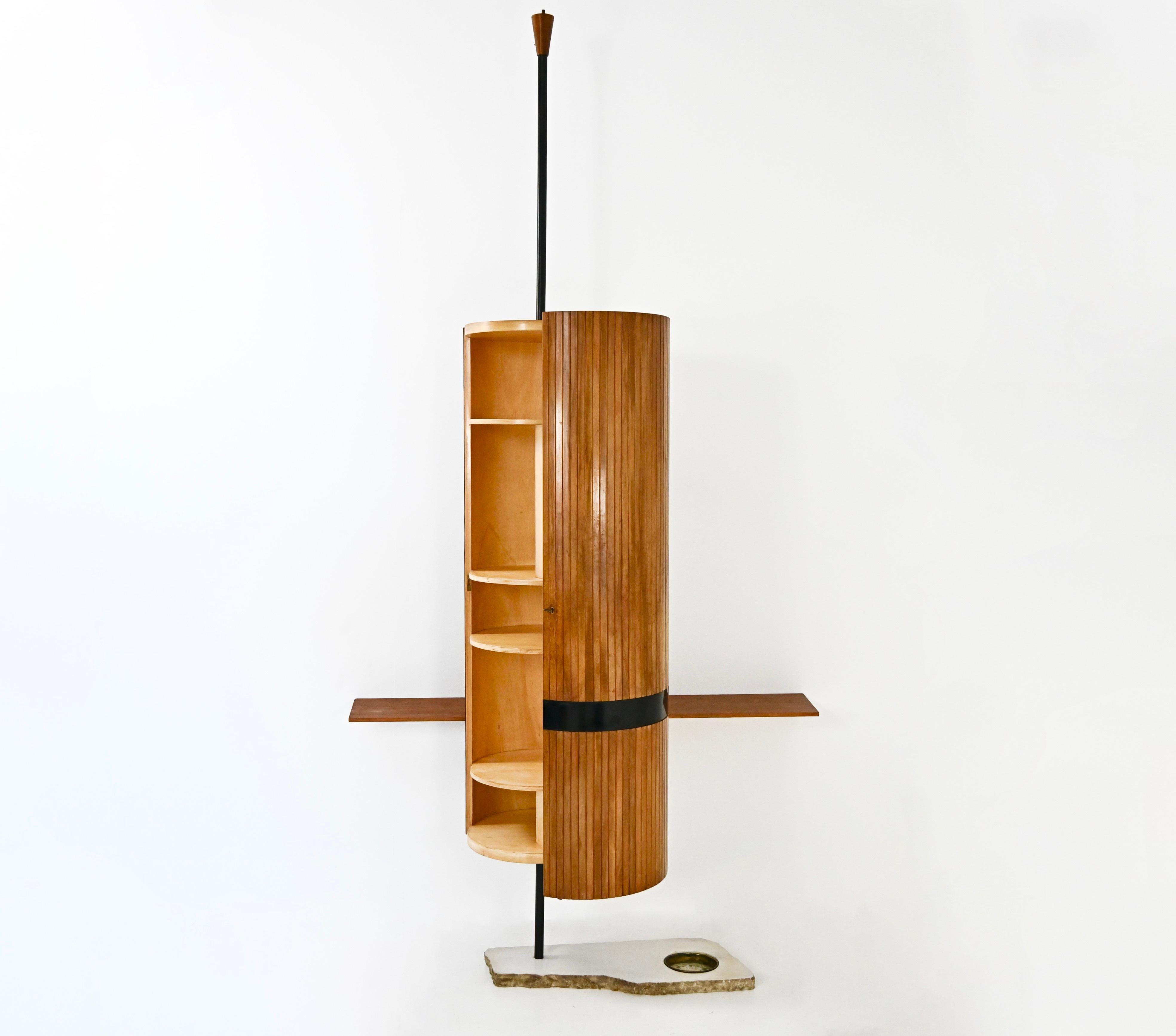 Italienischer Wandschrank von Vittoriano Viganò, 1960er Jahre (Mitte des 20. Jahrhunderts) im Angebot