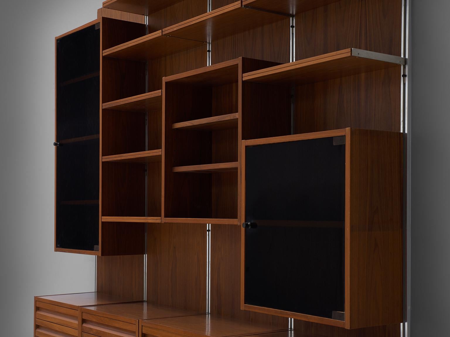 Osvaldo Borsani for Tecno Wall Unit in Walnut  In Good Condition In Waalwijk, NL