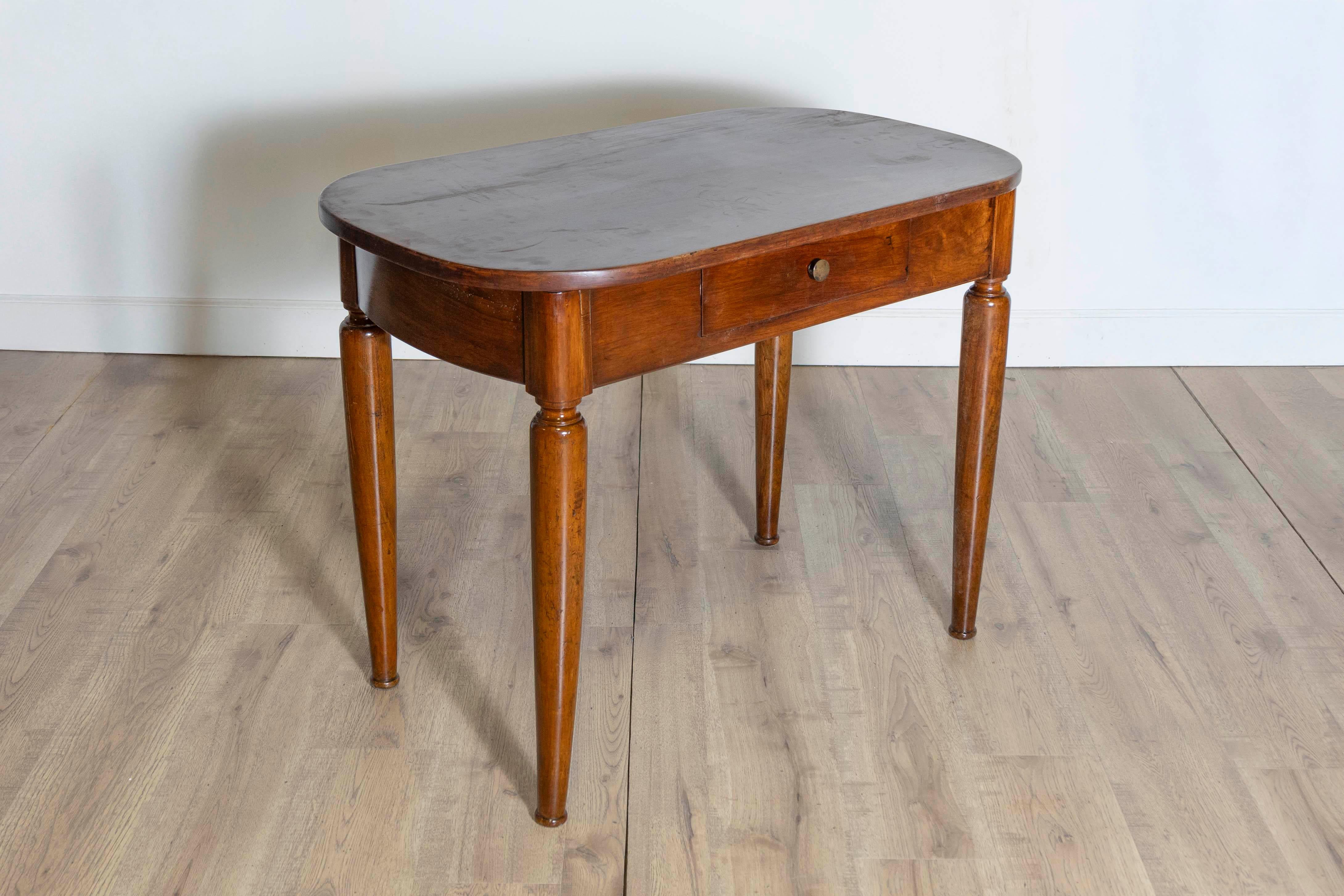 Turned Italian Walnut 1890s Side Table with Oval Top, One Drawer and Cylindrical Legs For Sale