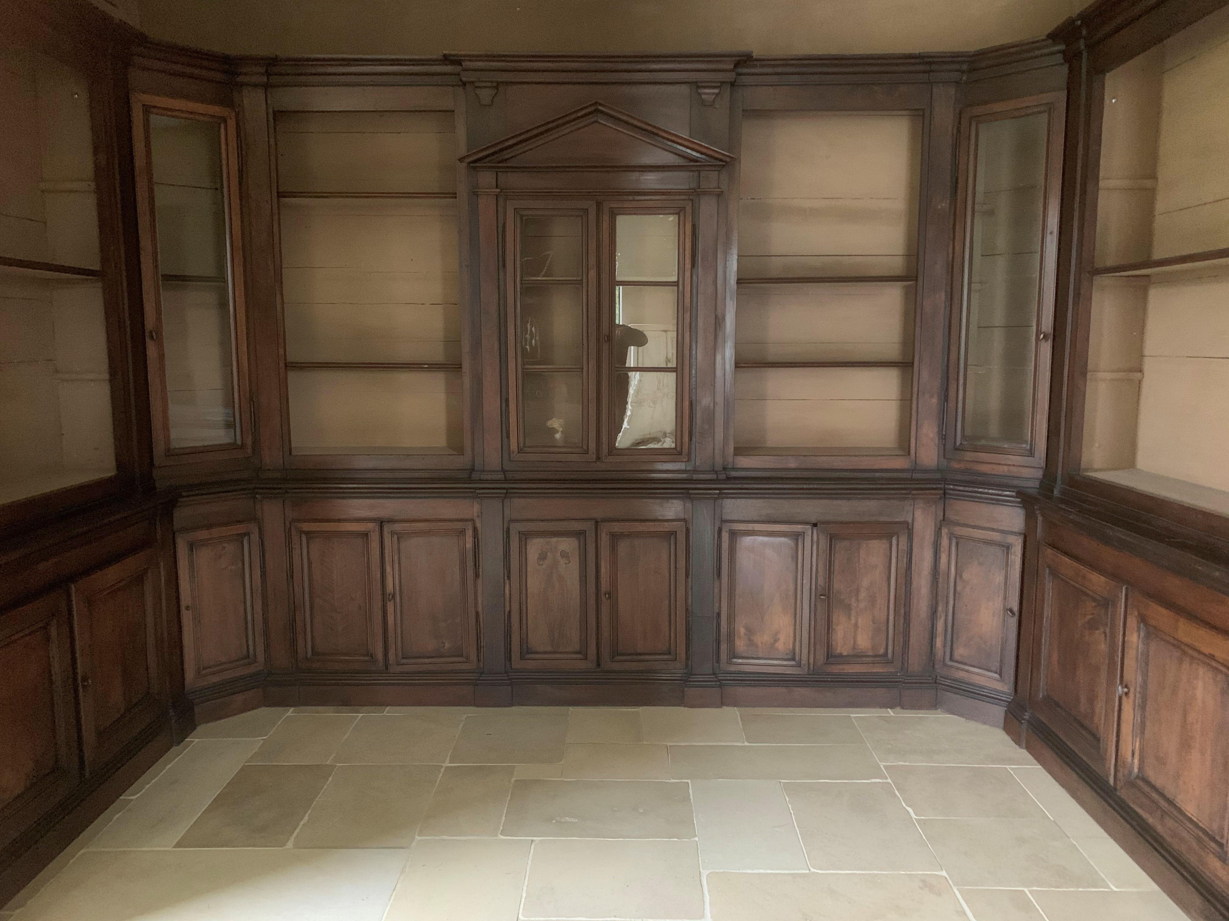 Italian Walnut 18th Century Library Bookcase Panneling For Sale 7