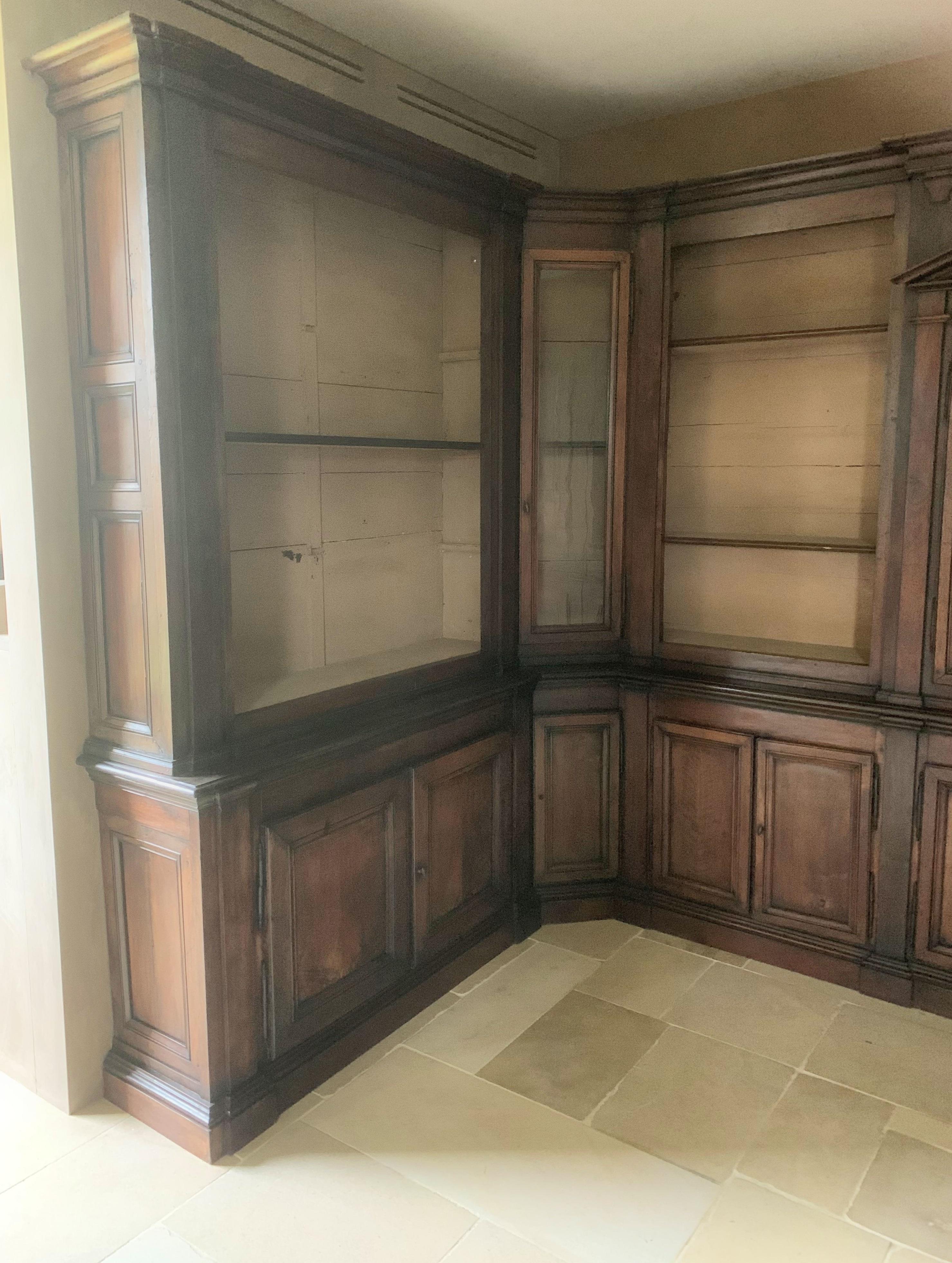 Italian Walnut 18th Century Library Bookcase Panneling For Sale 8