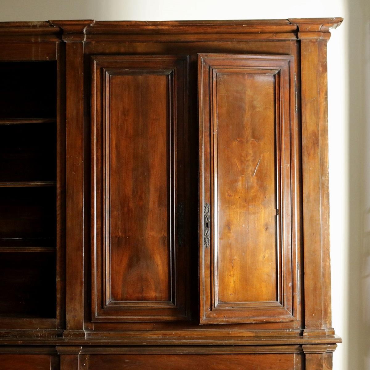 Italian Walnut 18th Century Library Bookcase Panneling 12