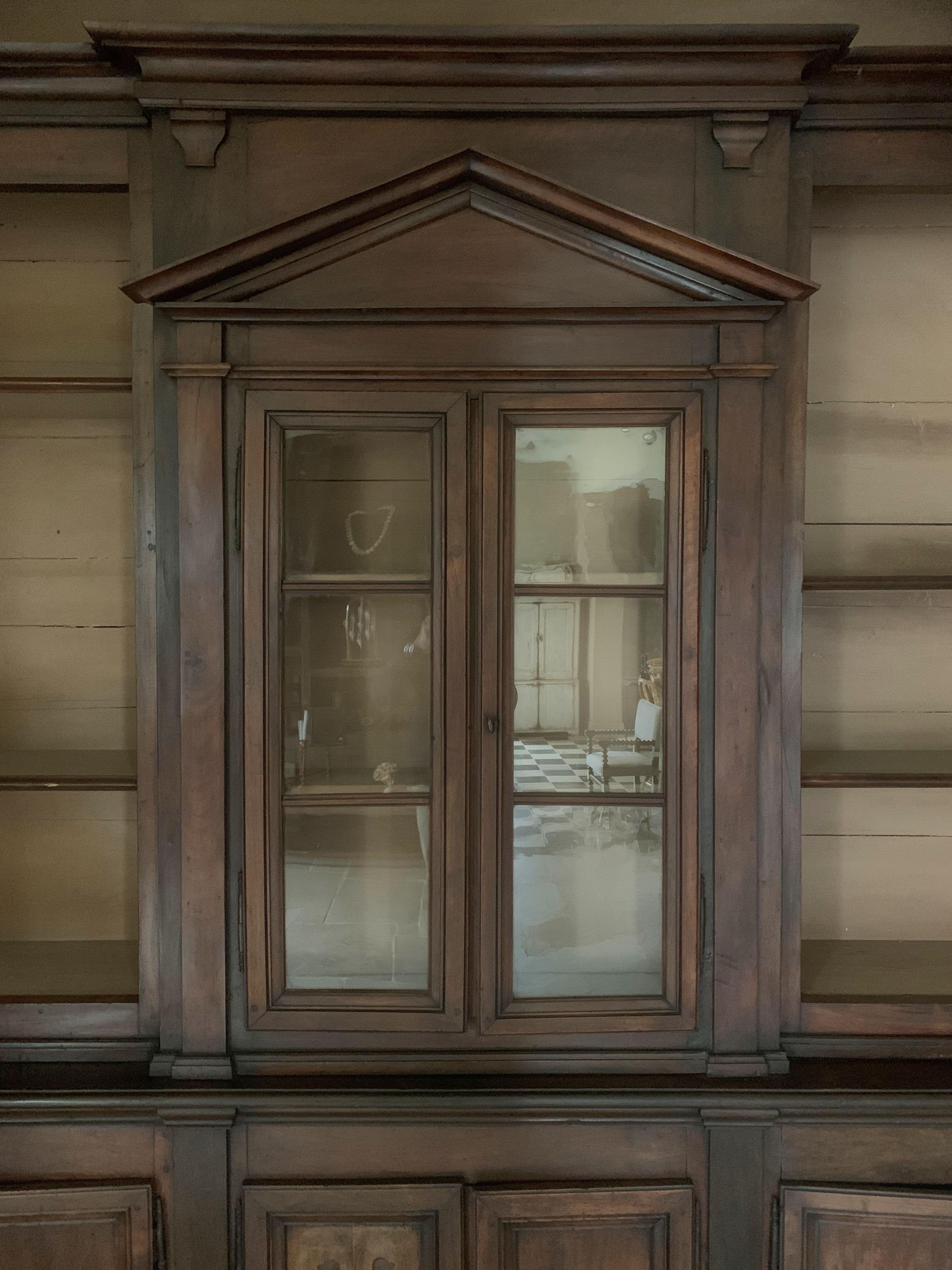 Italian Walnut 18th Century Library Bookcase Panneling For Sale 2