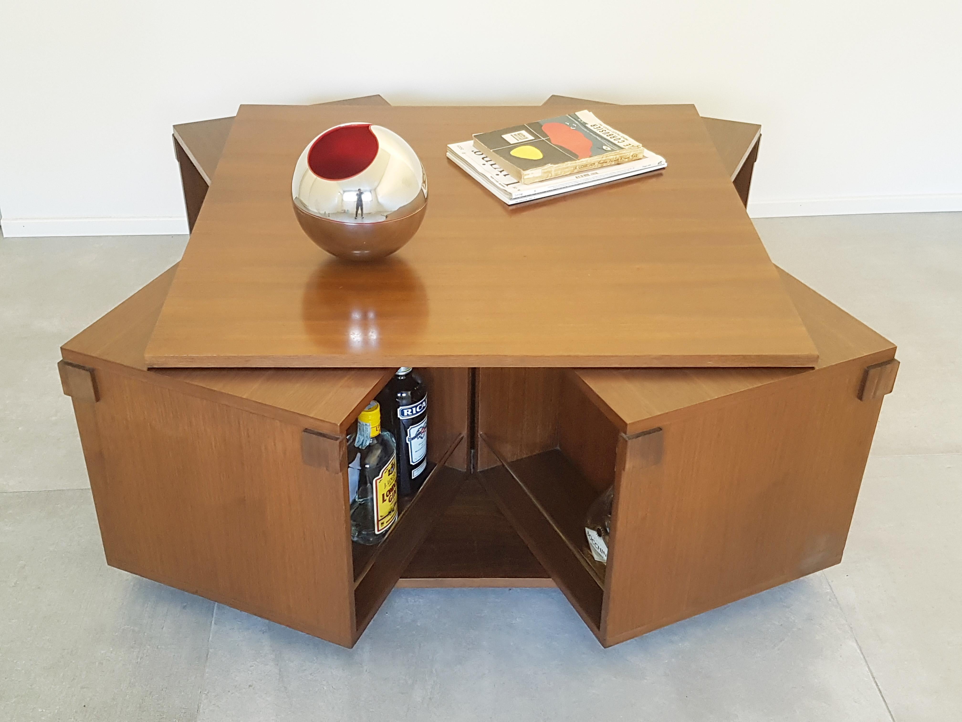 Mid-20th Century Italian Walnut 1960s Coffee Table/Bar Table by Bernini For Sale