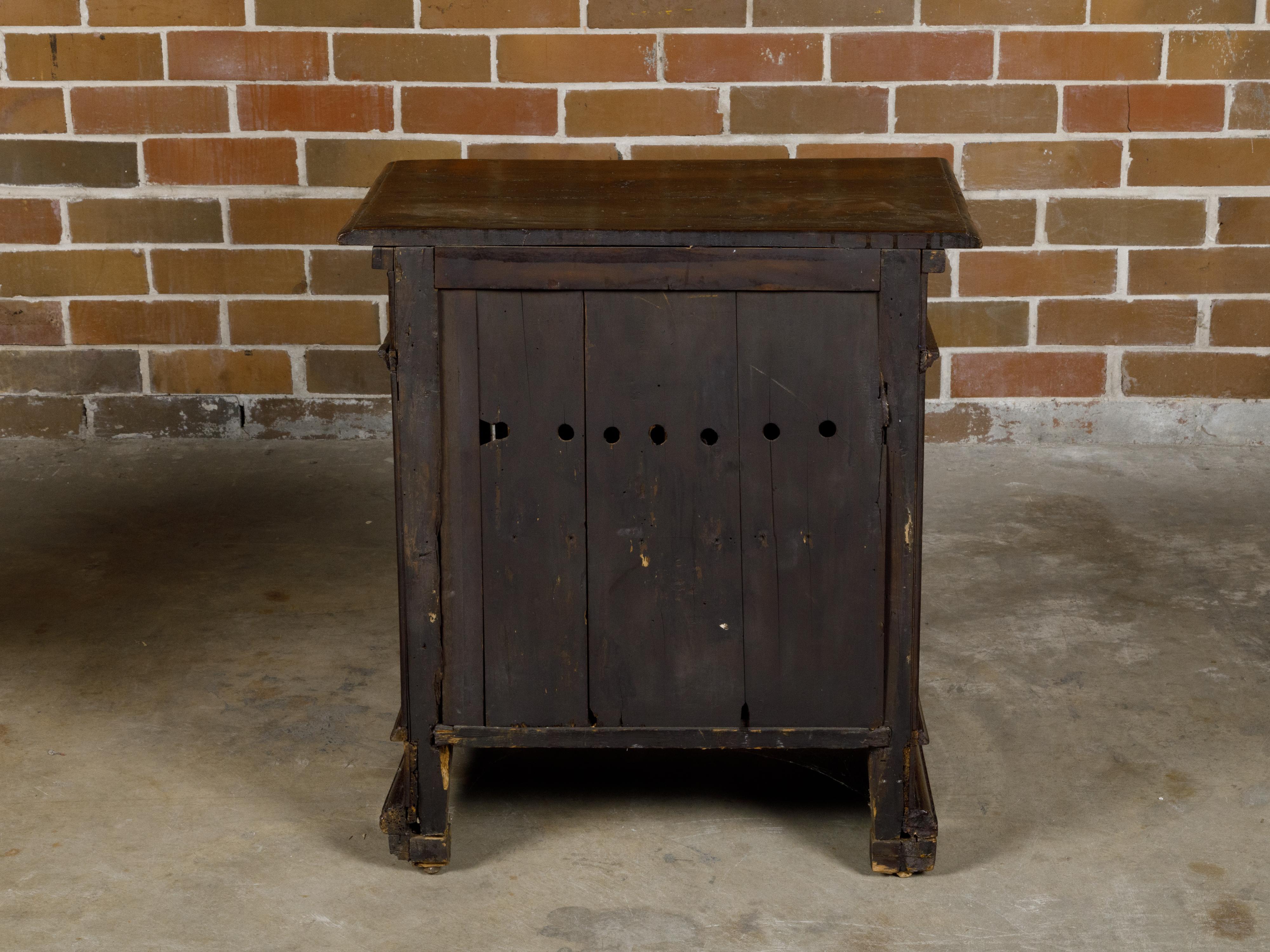 Italian Walnut 19th Century Credenzino with Dentil Molding and Carved Feet For Sale 11