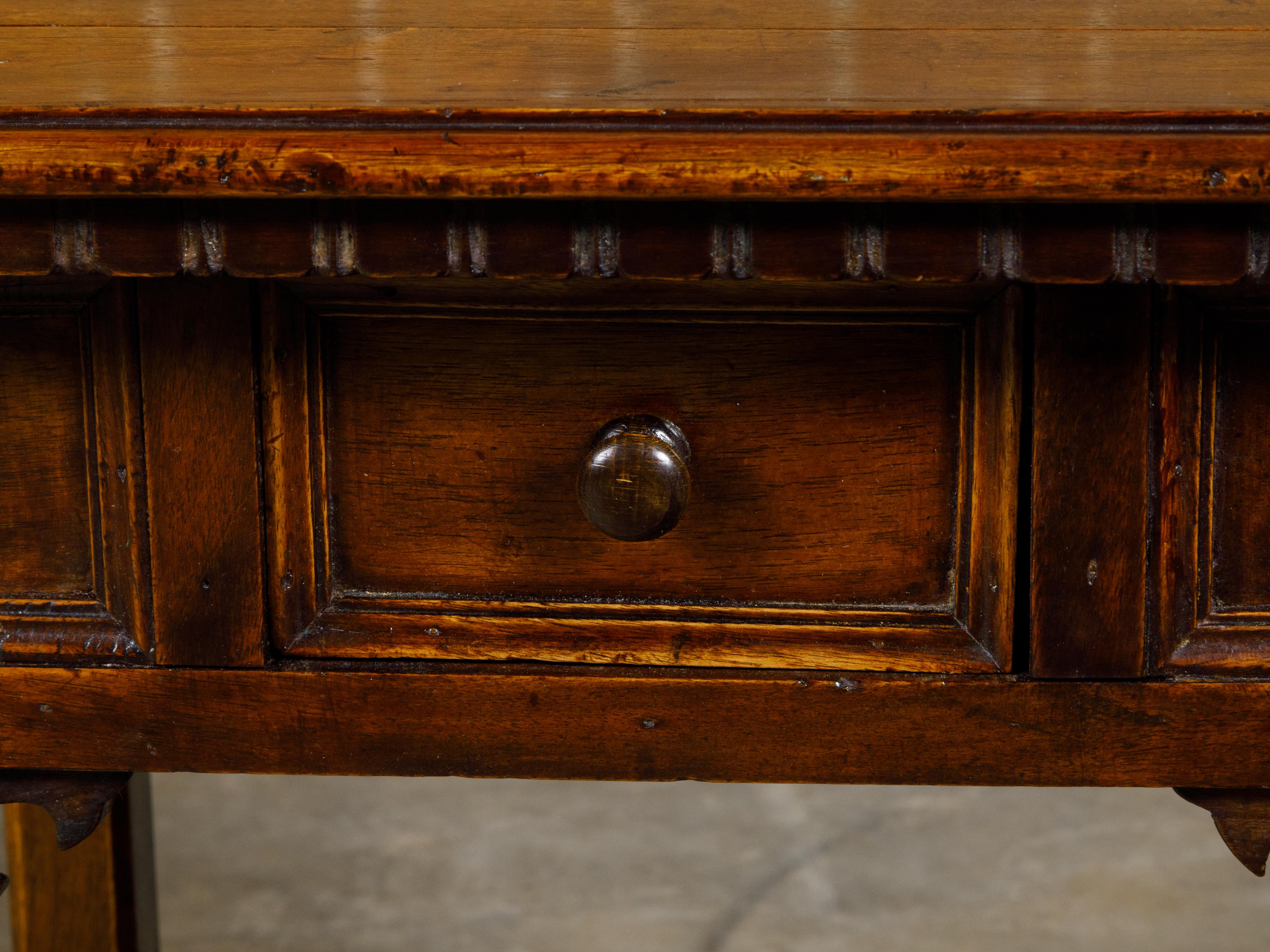 Italian Walnut 19th Century Side Table with Single Drawer and Carved Spandrels 1