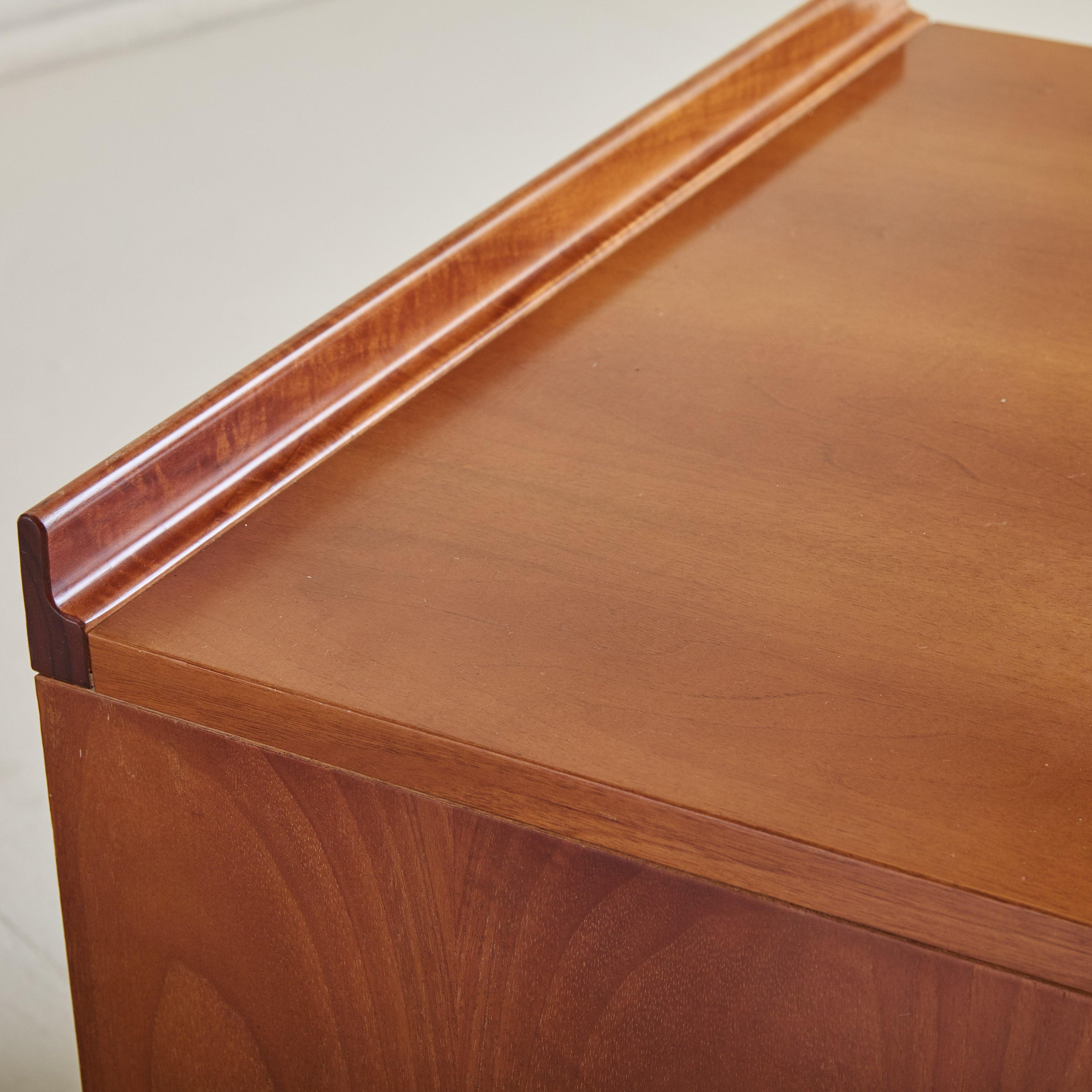 Fin du 20e siècle Table de nuit italienne à 3 tiroirs de Tito Agnoli pour Molteni, 1970 en vente