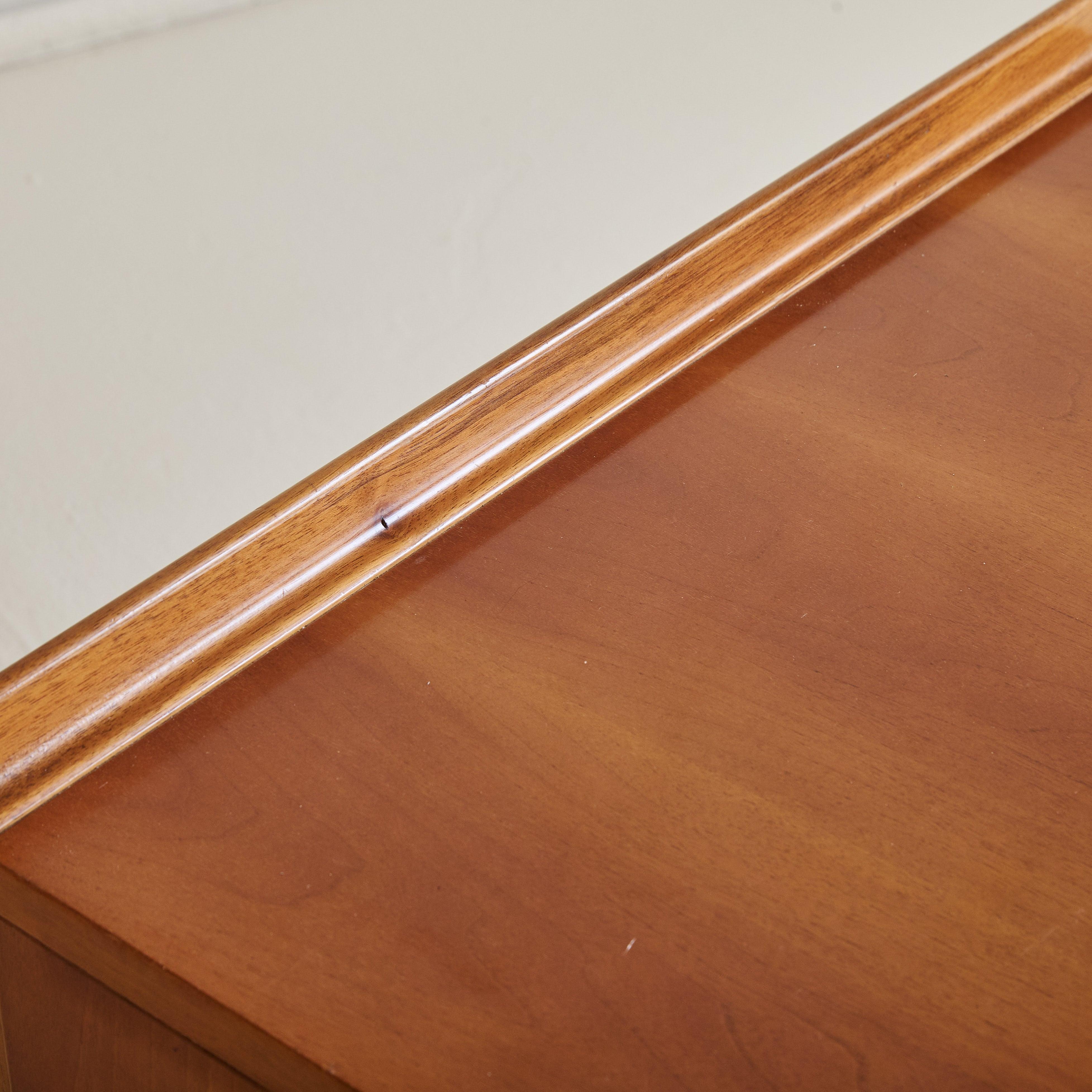 Table de nuit italienne à 3 tiroirs de Tito Agnoli pour Molteni, 1970 en vente 3