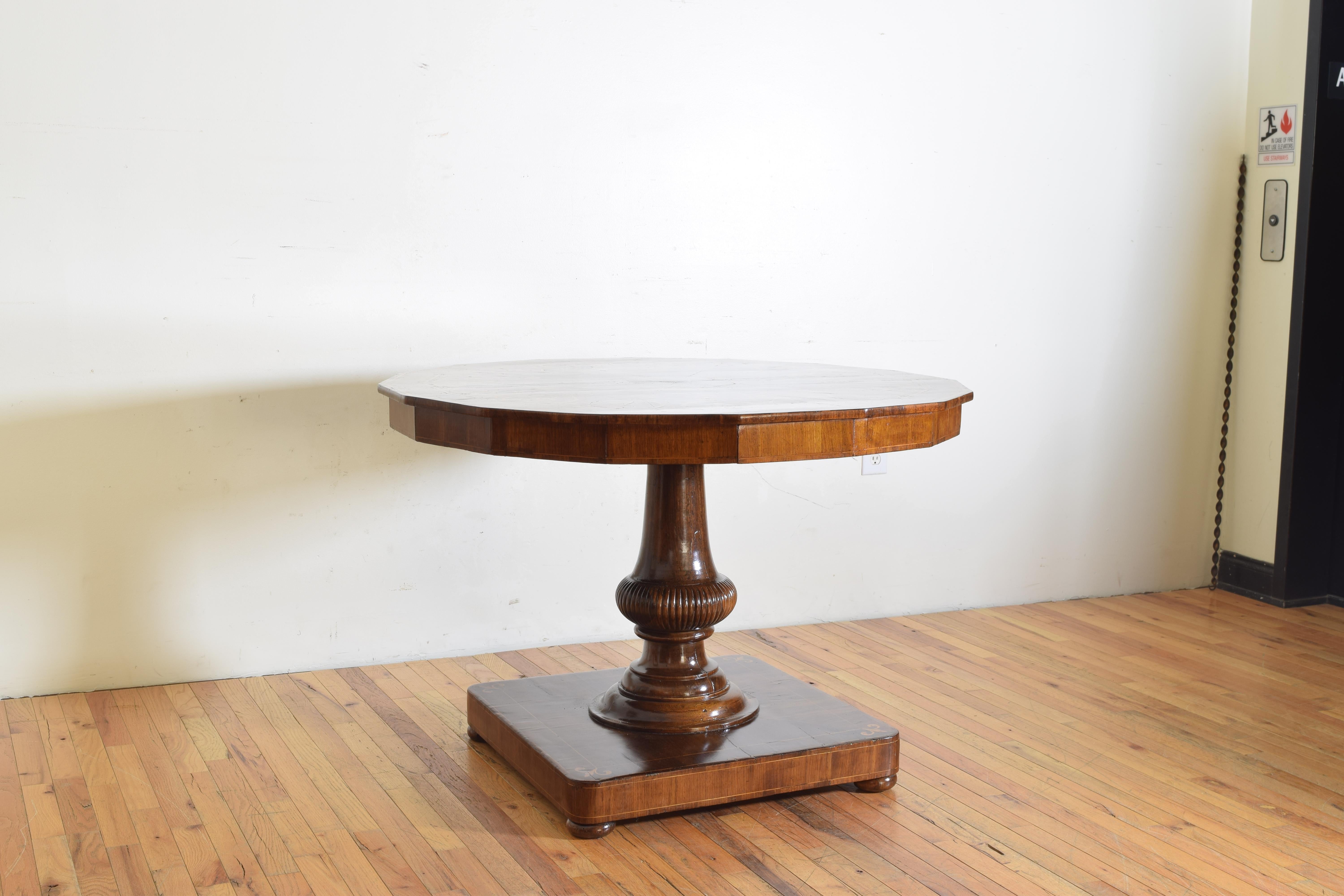 Italian Walnut and Fruitwood Inlaid Center Table, Early 19th Century In Good Condition In Atlanta, GA