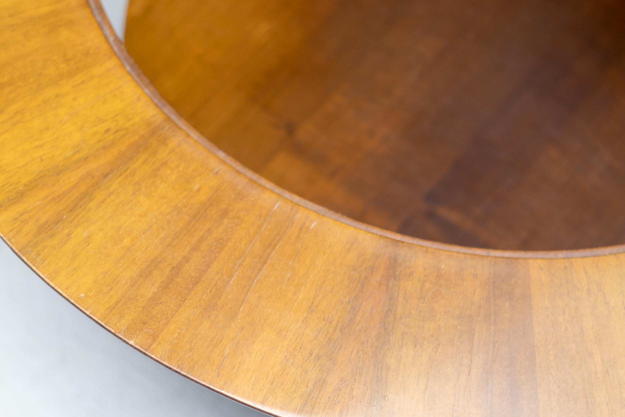 Couchtisch aus italienischem Nussbaum und Glas, 1955 (Moderne der Mitte des Jahrhunderts) im Angebot