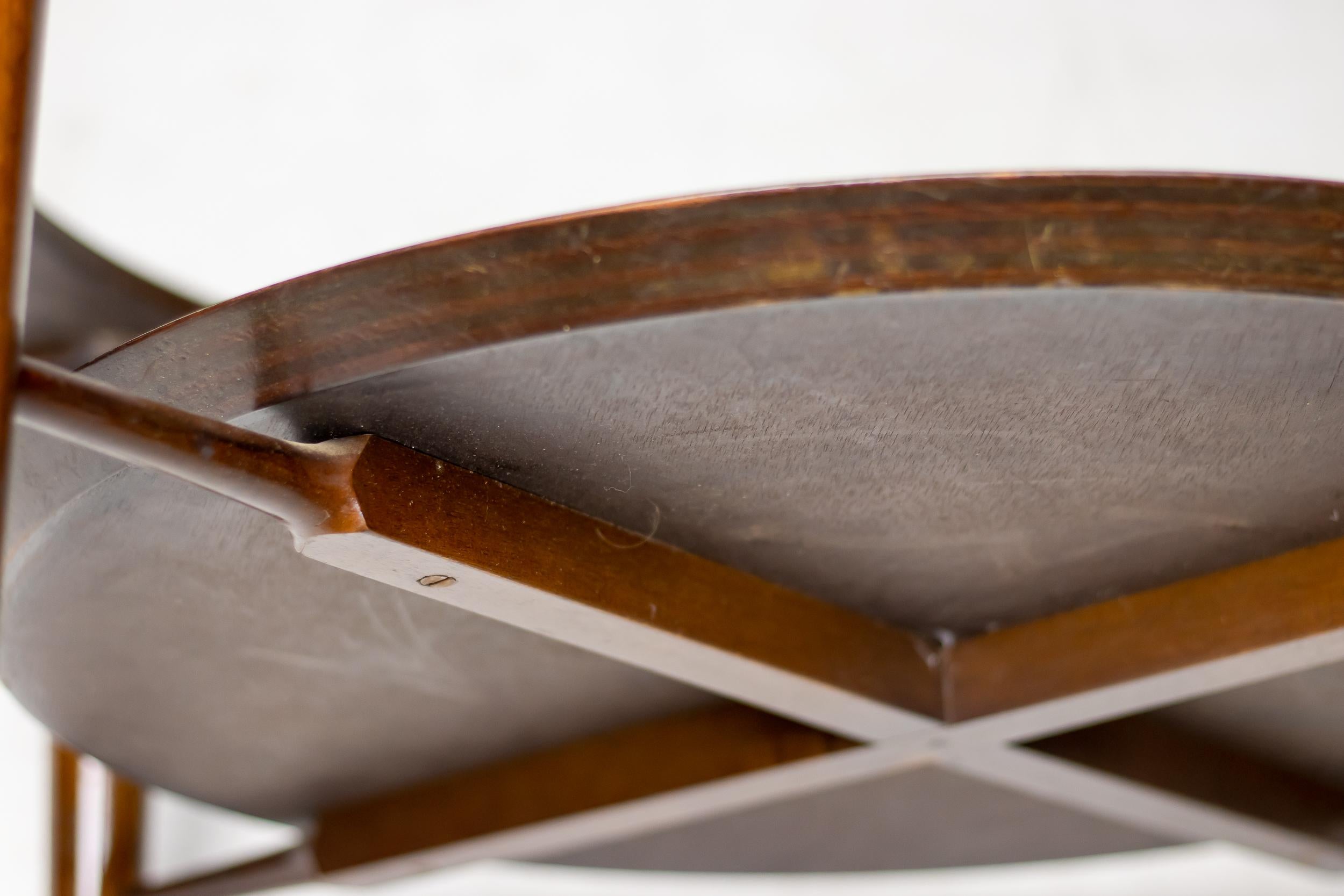 Couchtisch aus italienischem Nussbaum und Glas, 1955 im Zustand „Gut“ im Angebot in Dronten, NL
