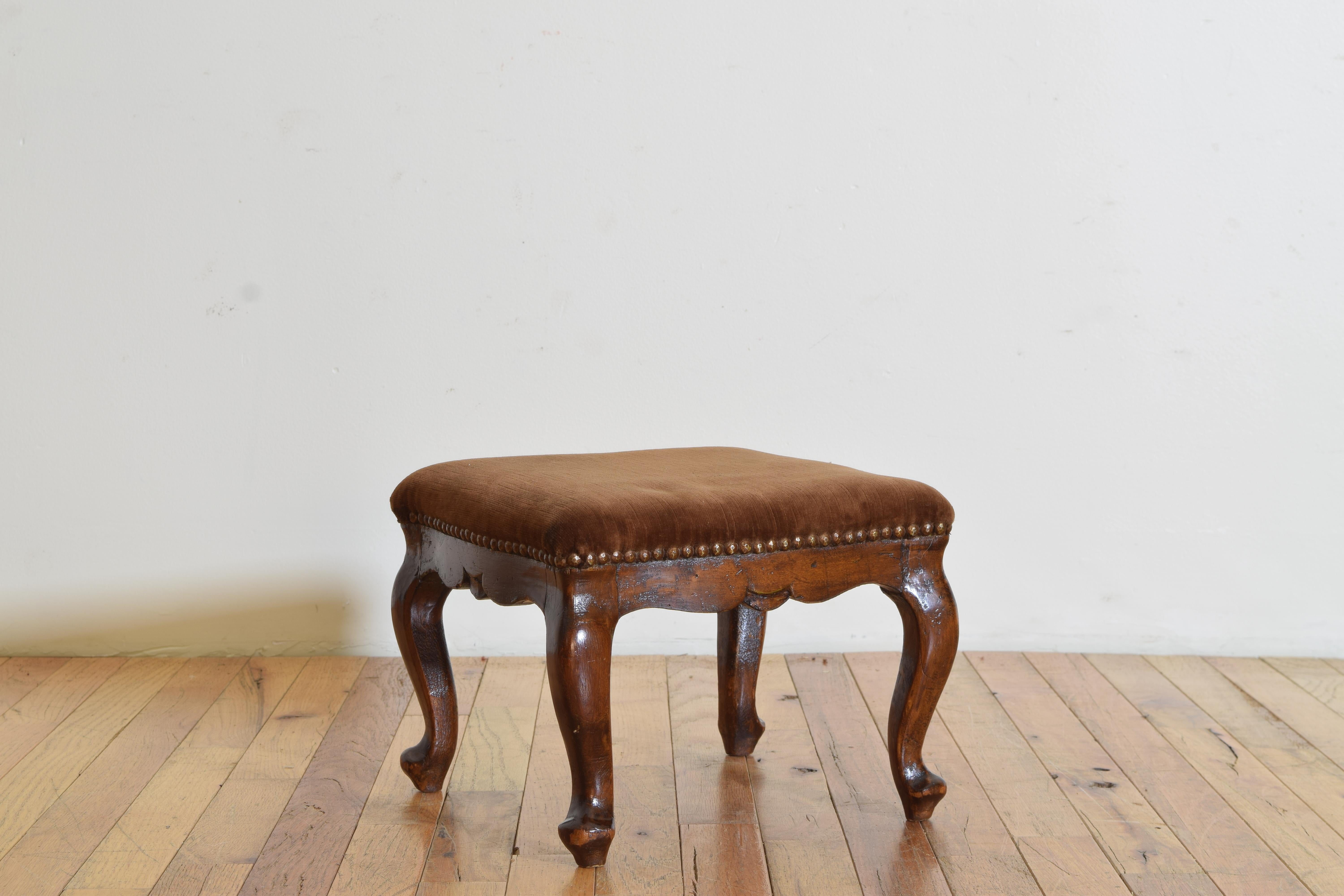 Italian Walnut and Upholstered Rococo Footstool, Mid 18th Century In Good Condition For Sale In Atlanta, GA