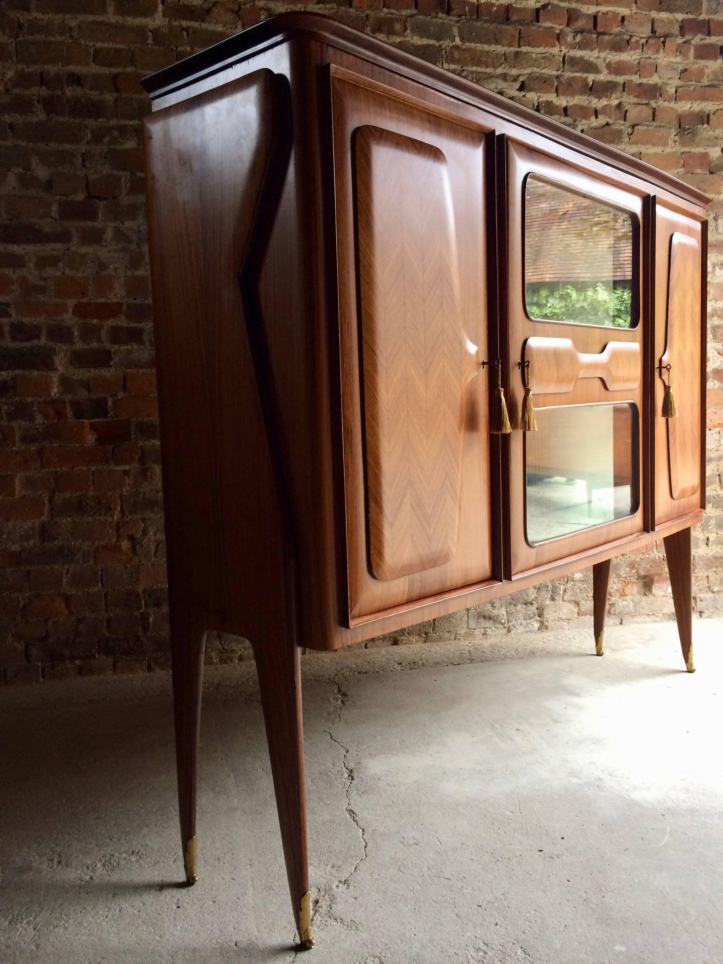 Mid-20th Century Italian Walnut Bar Cabinet by Vittorio Dassi Vintage, circa 1950s Midcentury