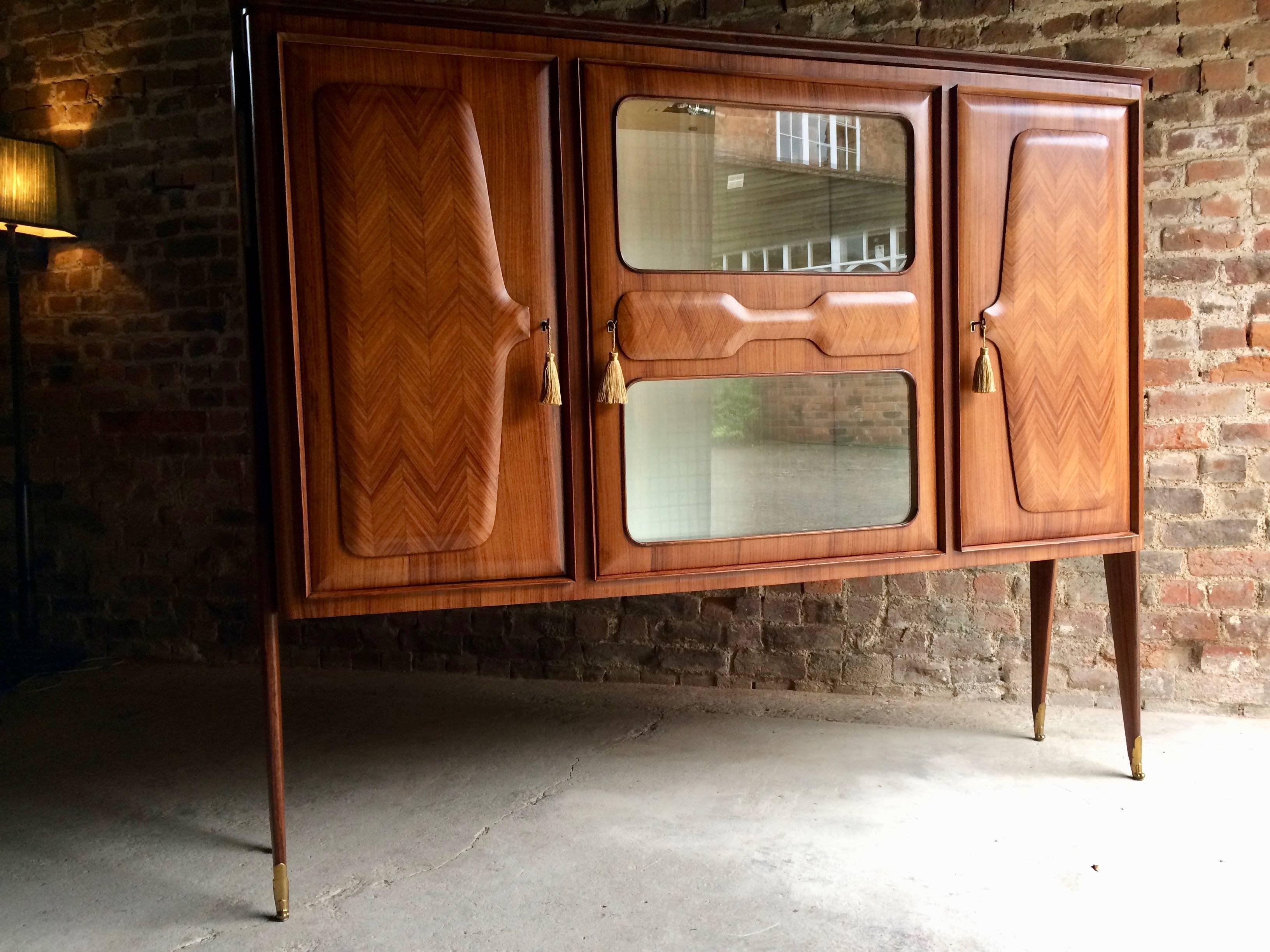 Italian Walnut Bar Cabinet by Vittorio Dassi Vintage, circa 1950s Midcentury 1