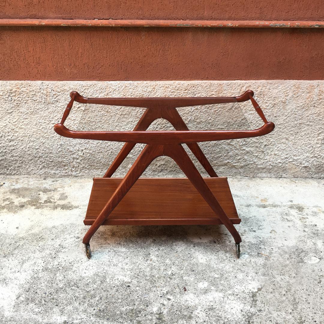 Italian Walnut Bar Trolley with Two Shelves, 1950s In Good Condition In MIlano, IT