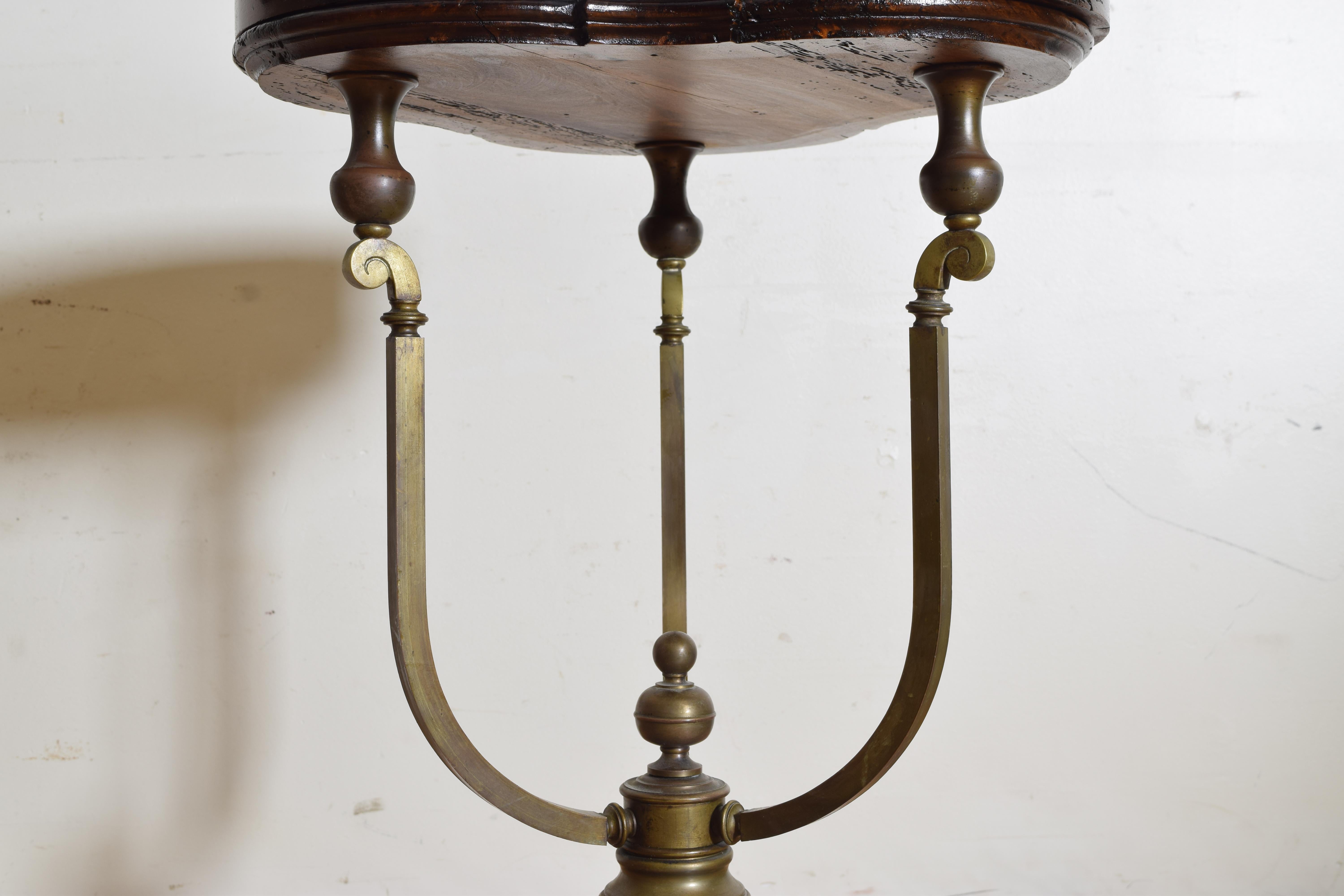 Italian Walnut and Brass Trefoil Shaped 3-Drawer Table, Early 20th Century 4