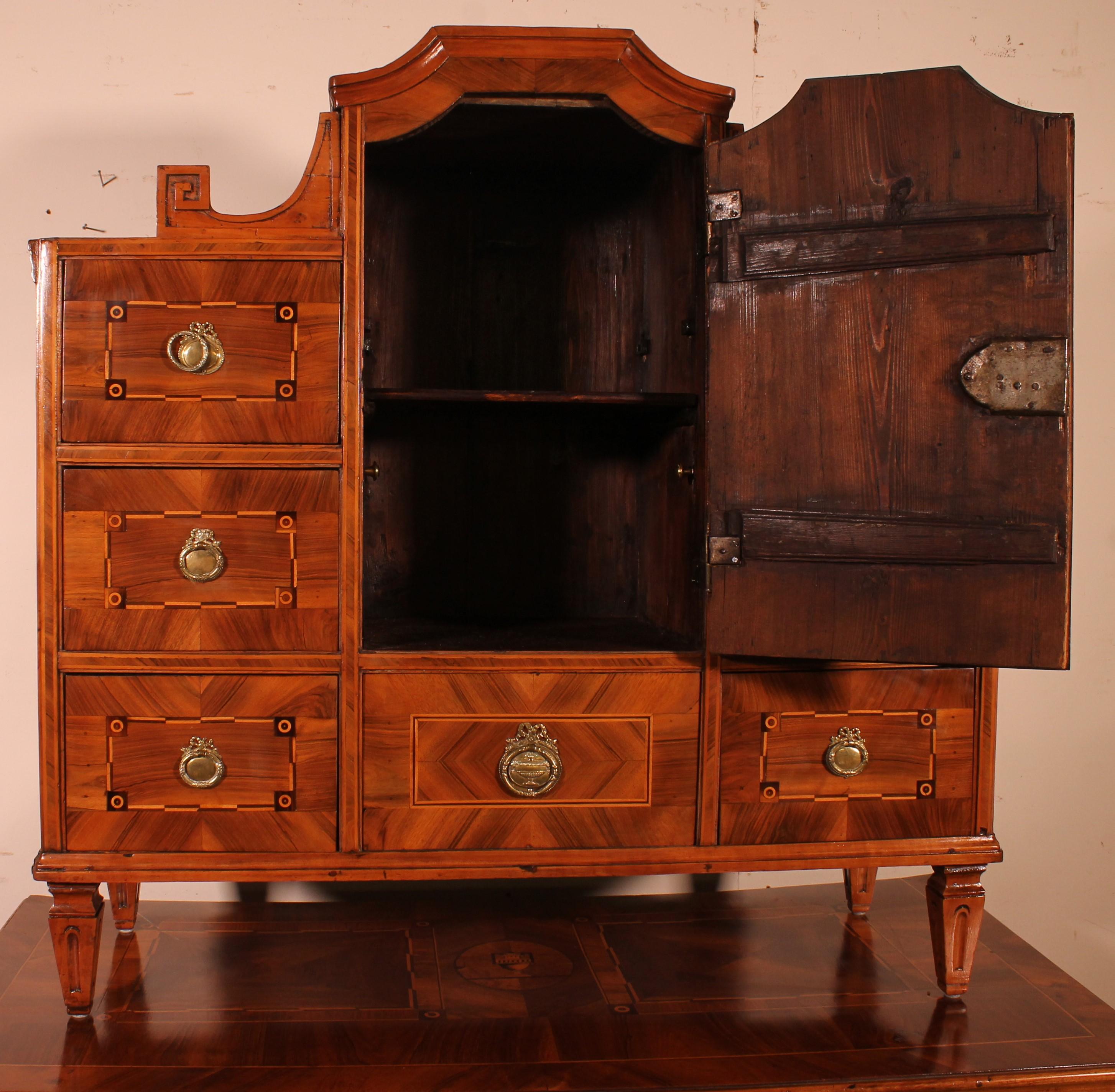 18th Century and Earlier Italian Walnut Cabinet - 18th Century For Sale