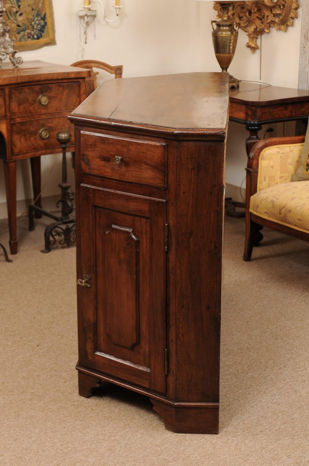 Italian Walnut Canted Crendenza, Early 19th Century 10