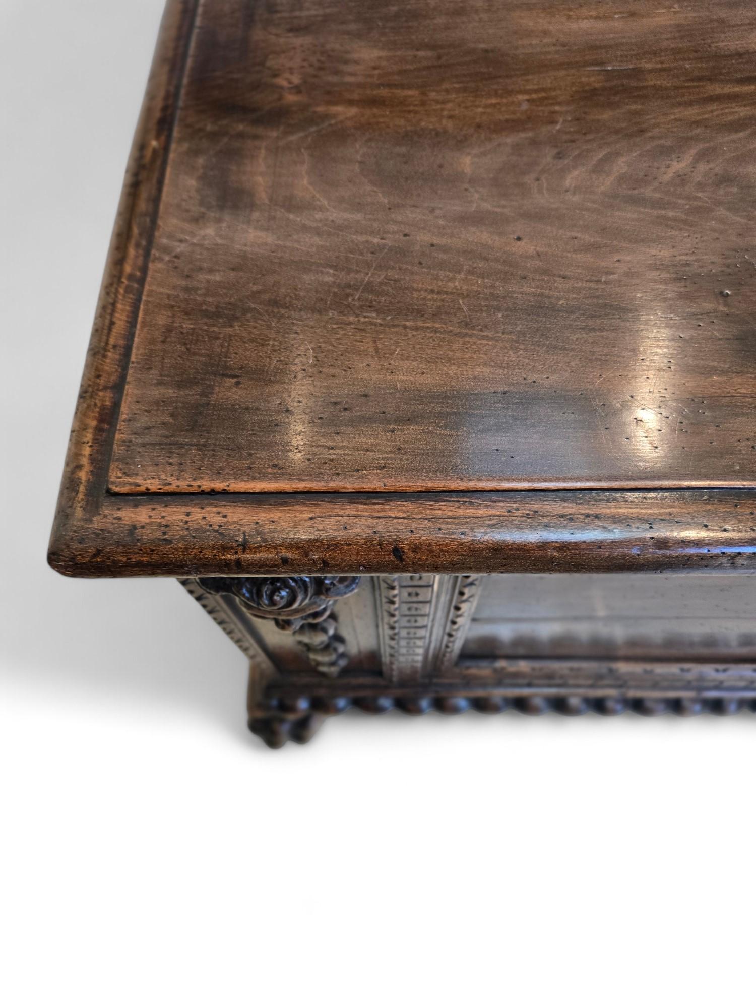 Lovely antique Italian cassone sits on two clawed lion’s feet and a moulded base, detailed carved front freize and corners. Hinged lid. Beautiful patina and great condition.

This beautifully detailed cassone captures the elegance and historical