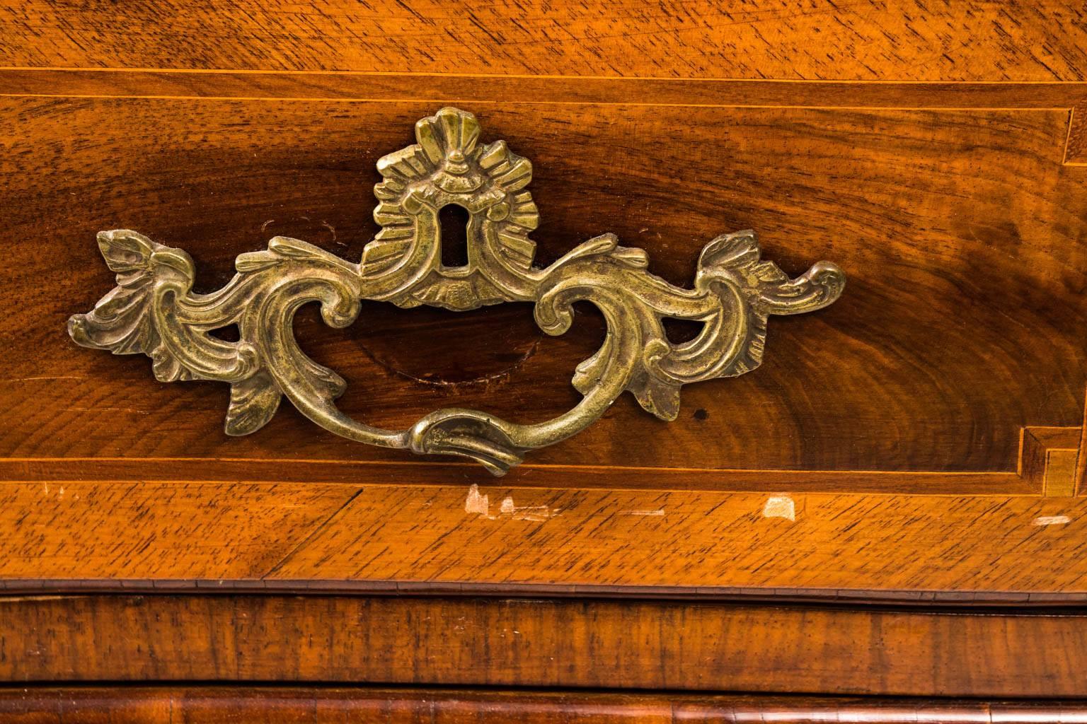 Italian Walnut Chest of Drawers 2