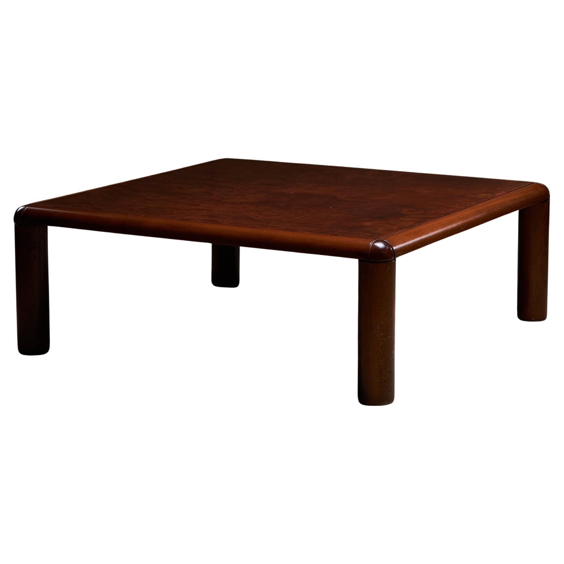 Table basse en noyer italien