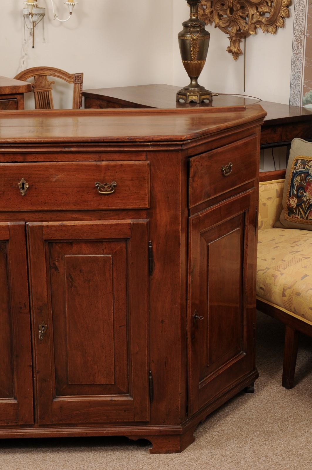 Italian Walnut Credenza, Early 19th Century 15