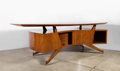 Italian Walnut Executive Desk in the Style of Gio Ponti
