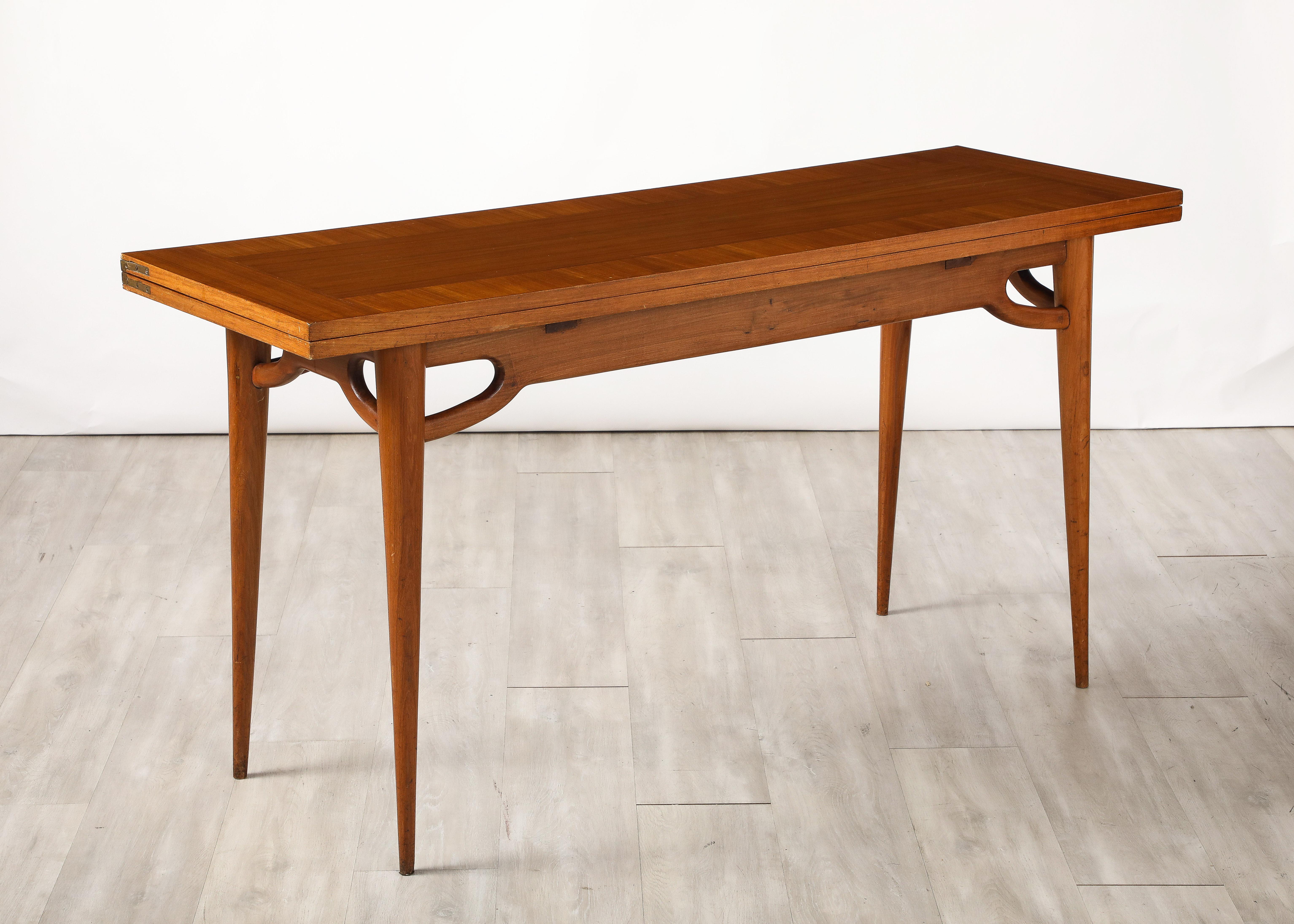 Italian Walnut Flip-Top Console Table, Italy, circa 1950 For Sale 7