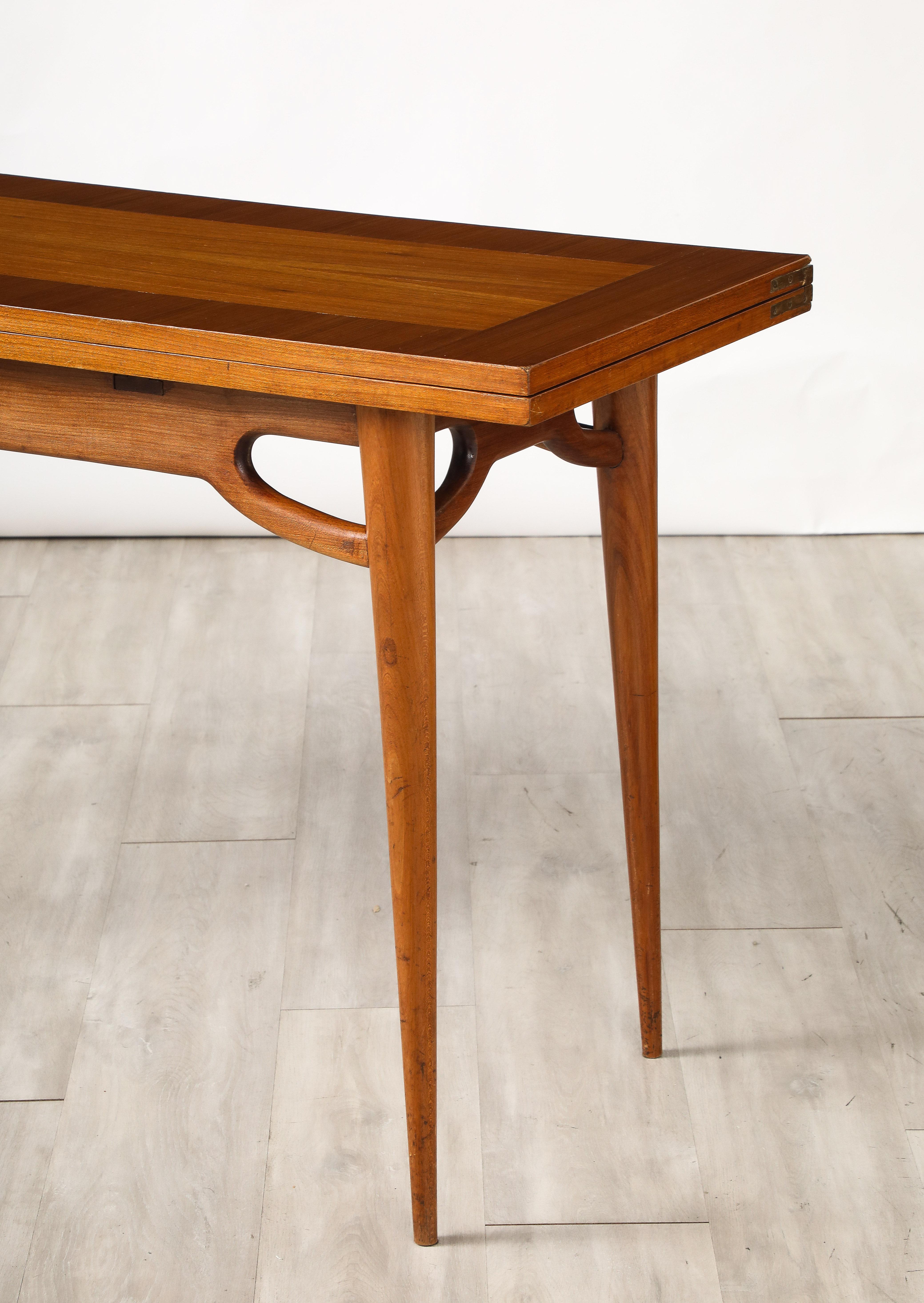 Italian Walnut Flip-Top Console Table, Italy, circa 1950 For Sale 1