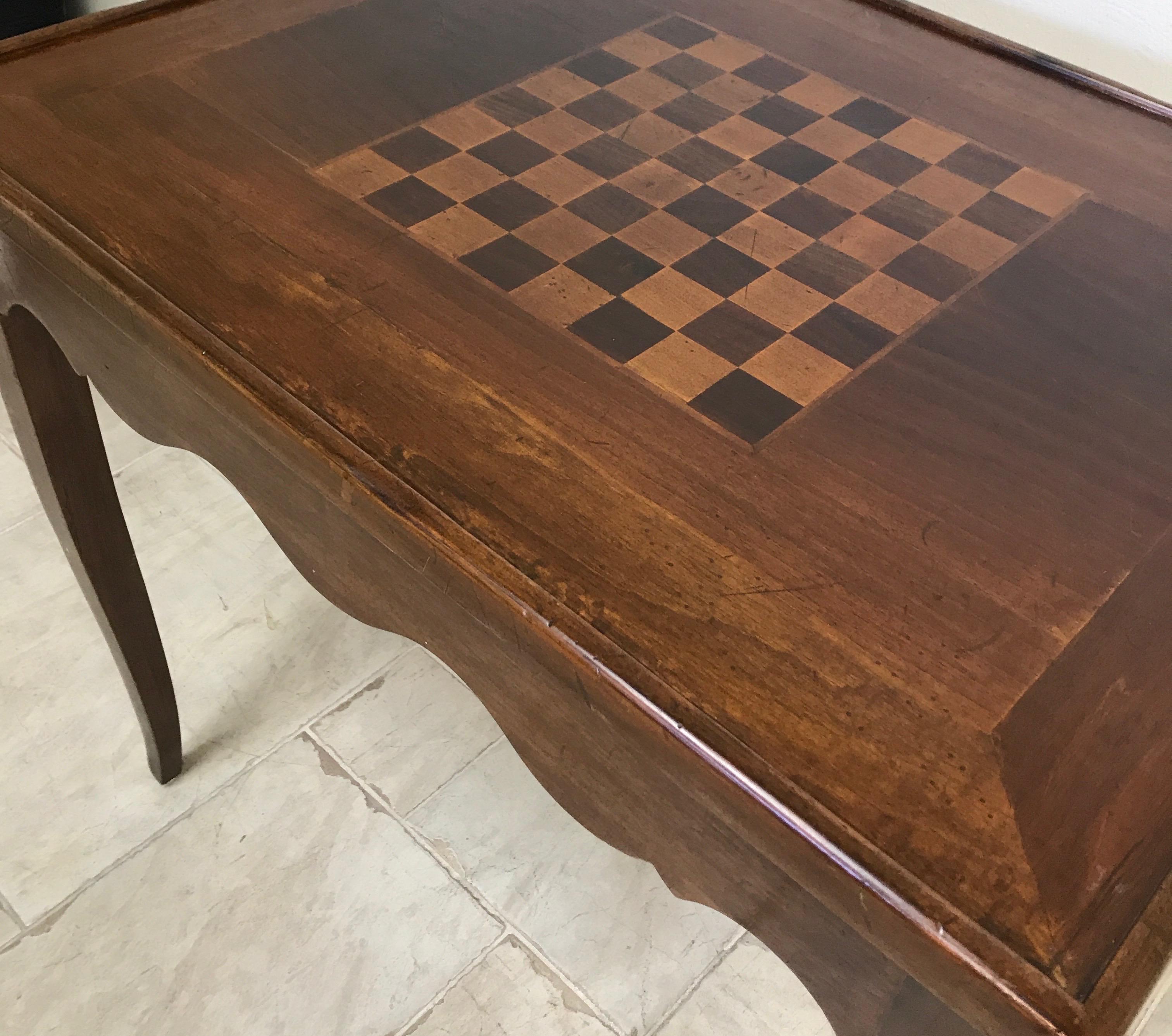Italian Walnut Flip Top Game Table In Good Condition For Sale In West Palm Beach, FL