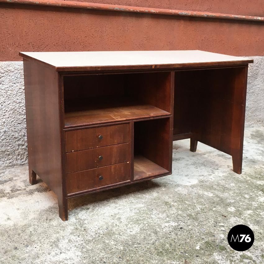 Italian Walnut, Formica and Brass Writing Desk, 1960s In Good Condition For Sale In MIlano, IT