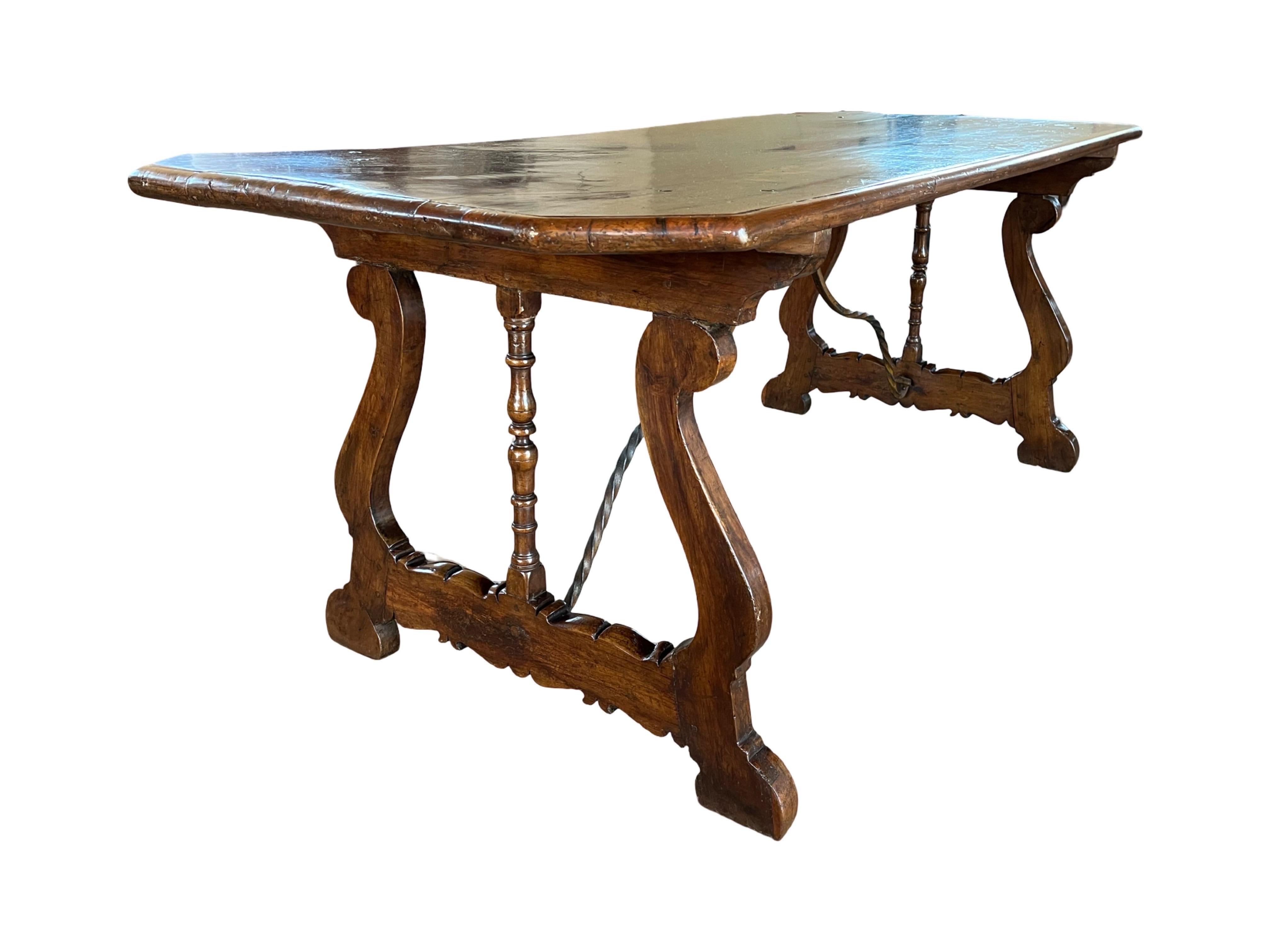 Table de salle à manger Fratino italienne avec pieds en forme de lyre, 18ème siècle en vente 3