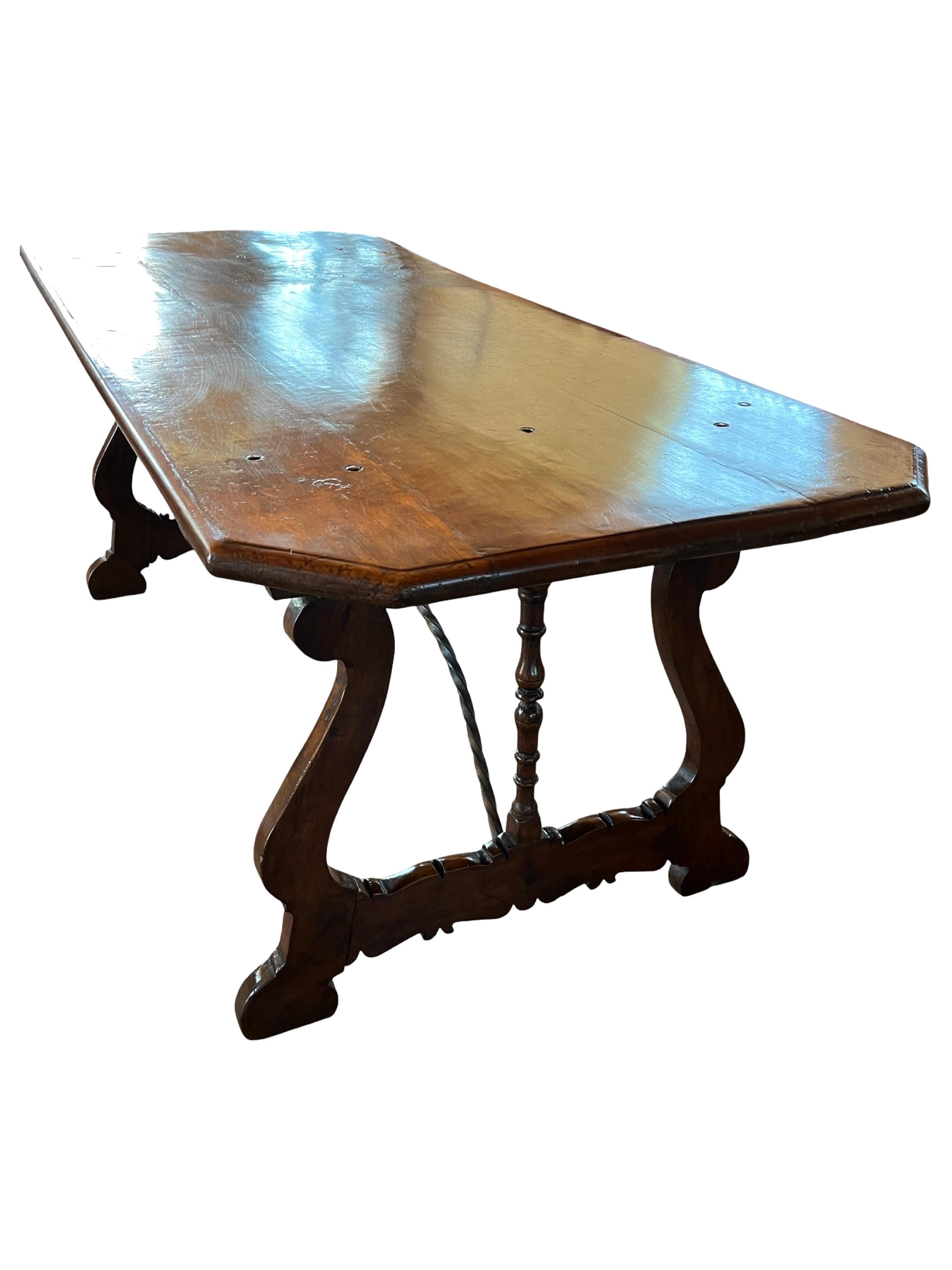 Table de salle à manger Fratino italienne avec pieds en forme de lyre, 18ème siècle en vente 4