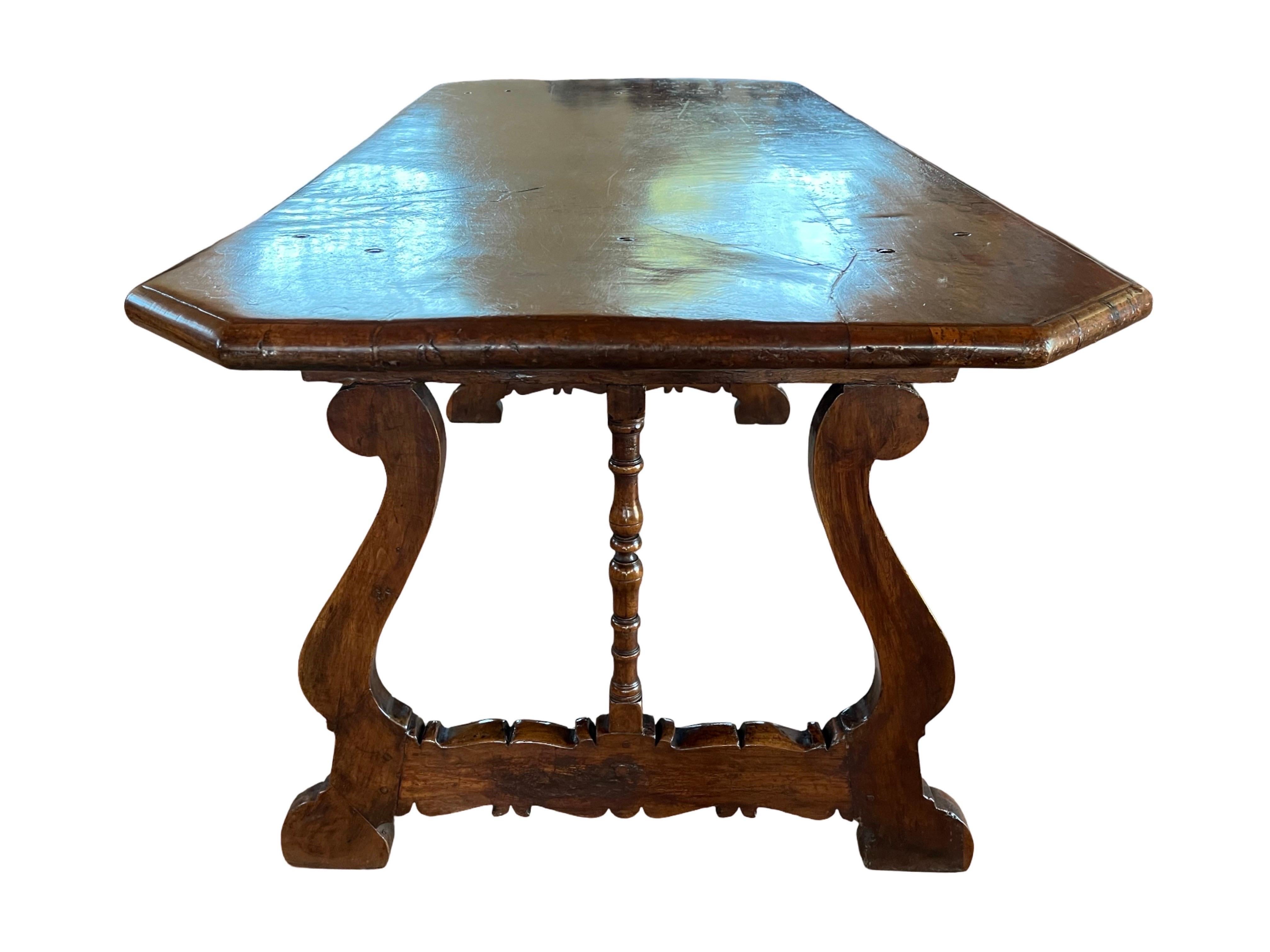 Table de salle à manger Fratino italienne avec pieds en forme de lyre, 18ème siècle en vente 5