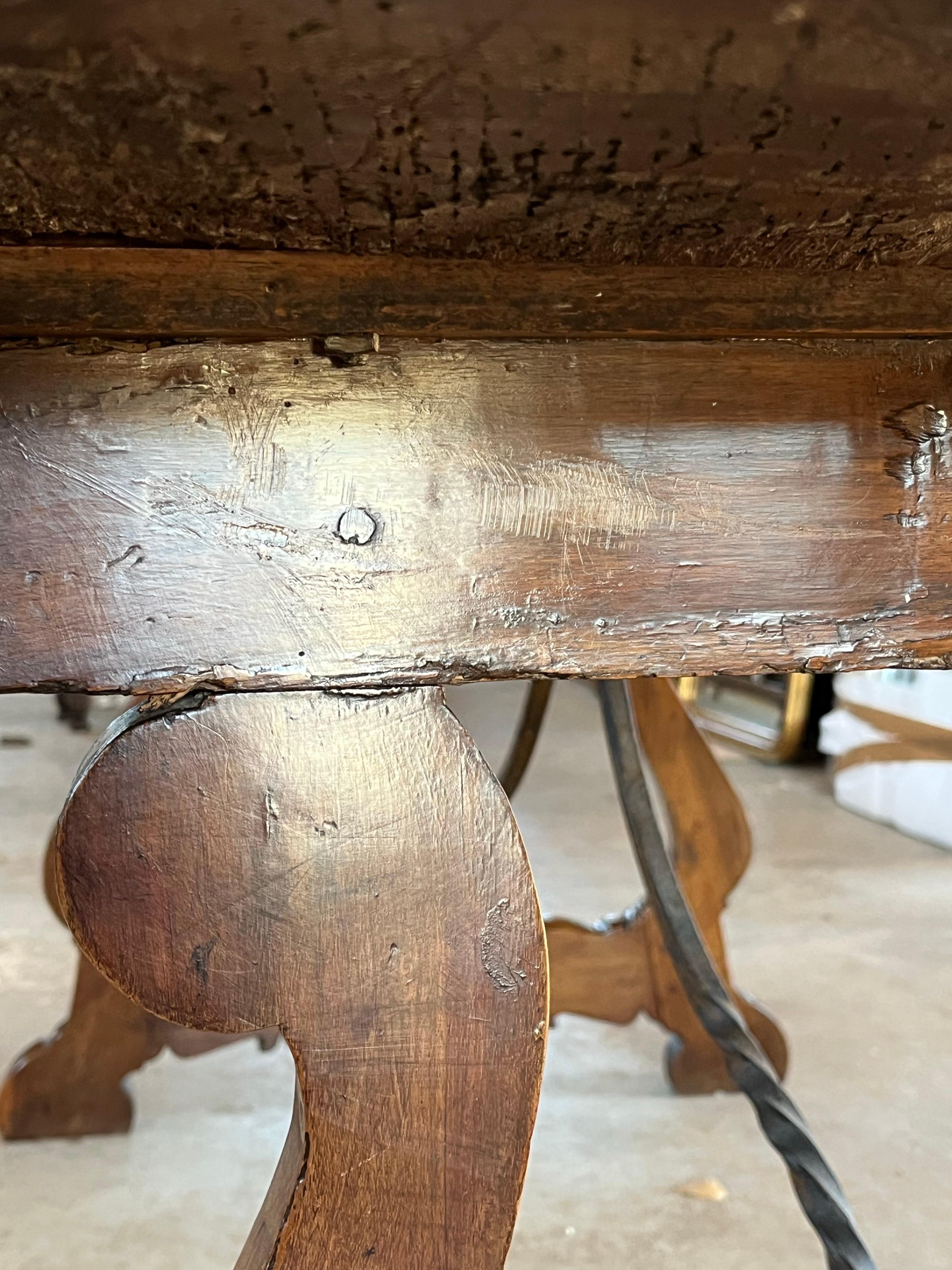 Table de salle à manger Fratino italienne avec pieds en forme de lyre, 18ème siècle en vente 2