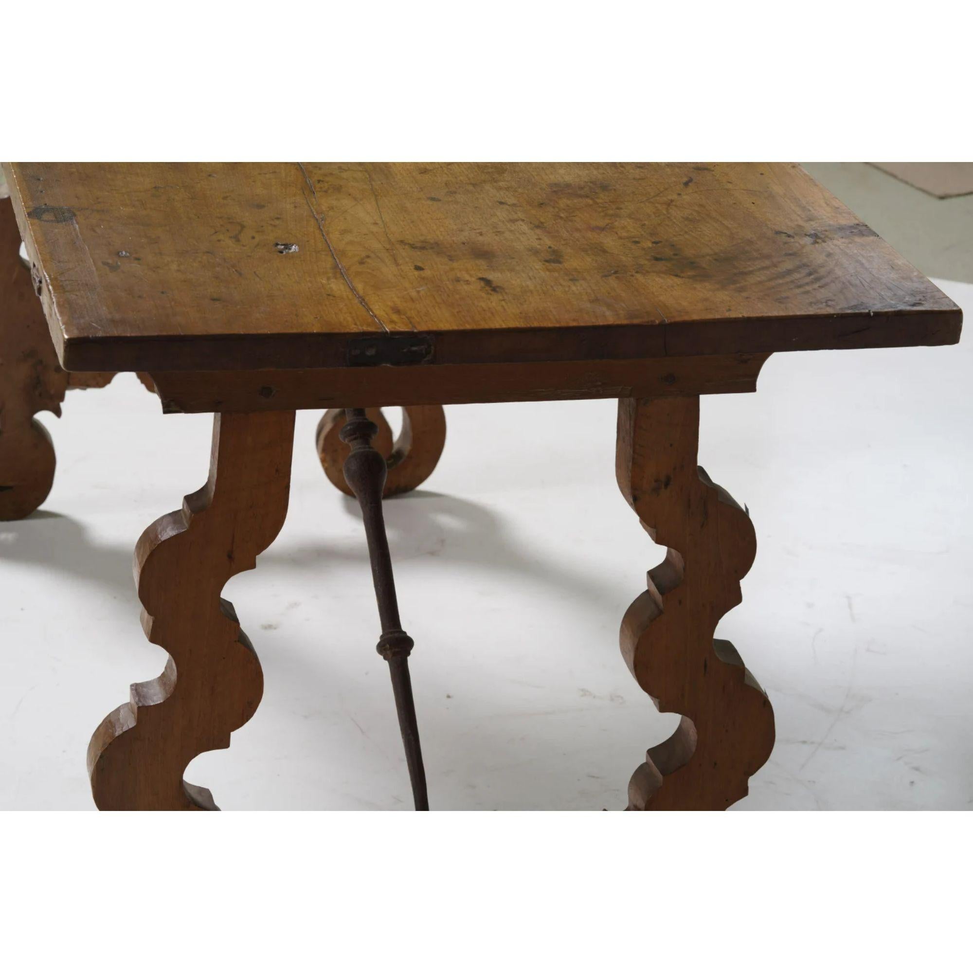 Italian Walnut 'Fratino' Table, 19th Century For Sale 2