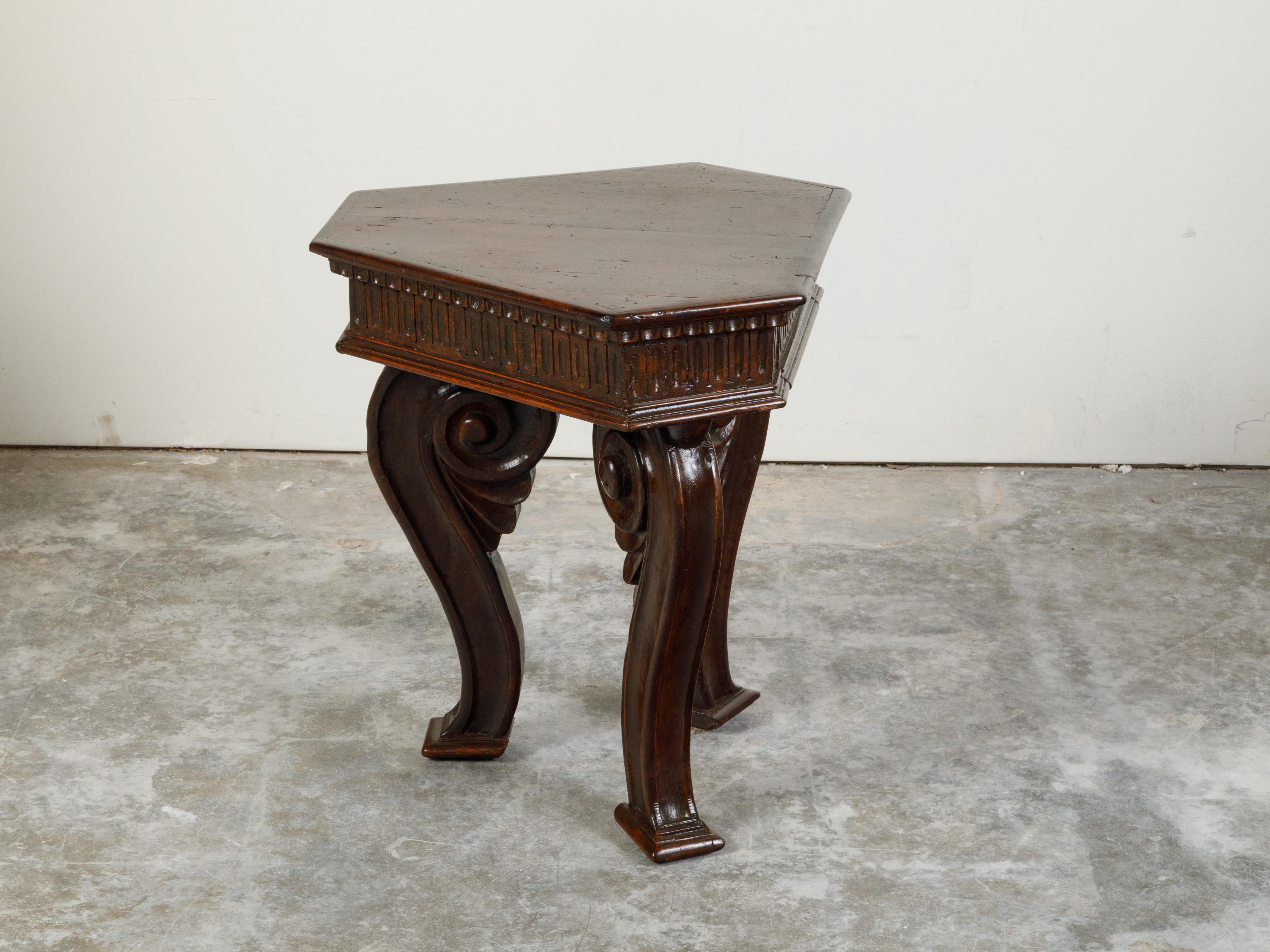 Italian Walnut Late 18th Century Low Side table with Hexagonal Top and Volutes 1