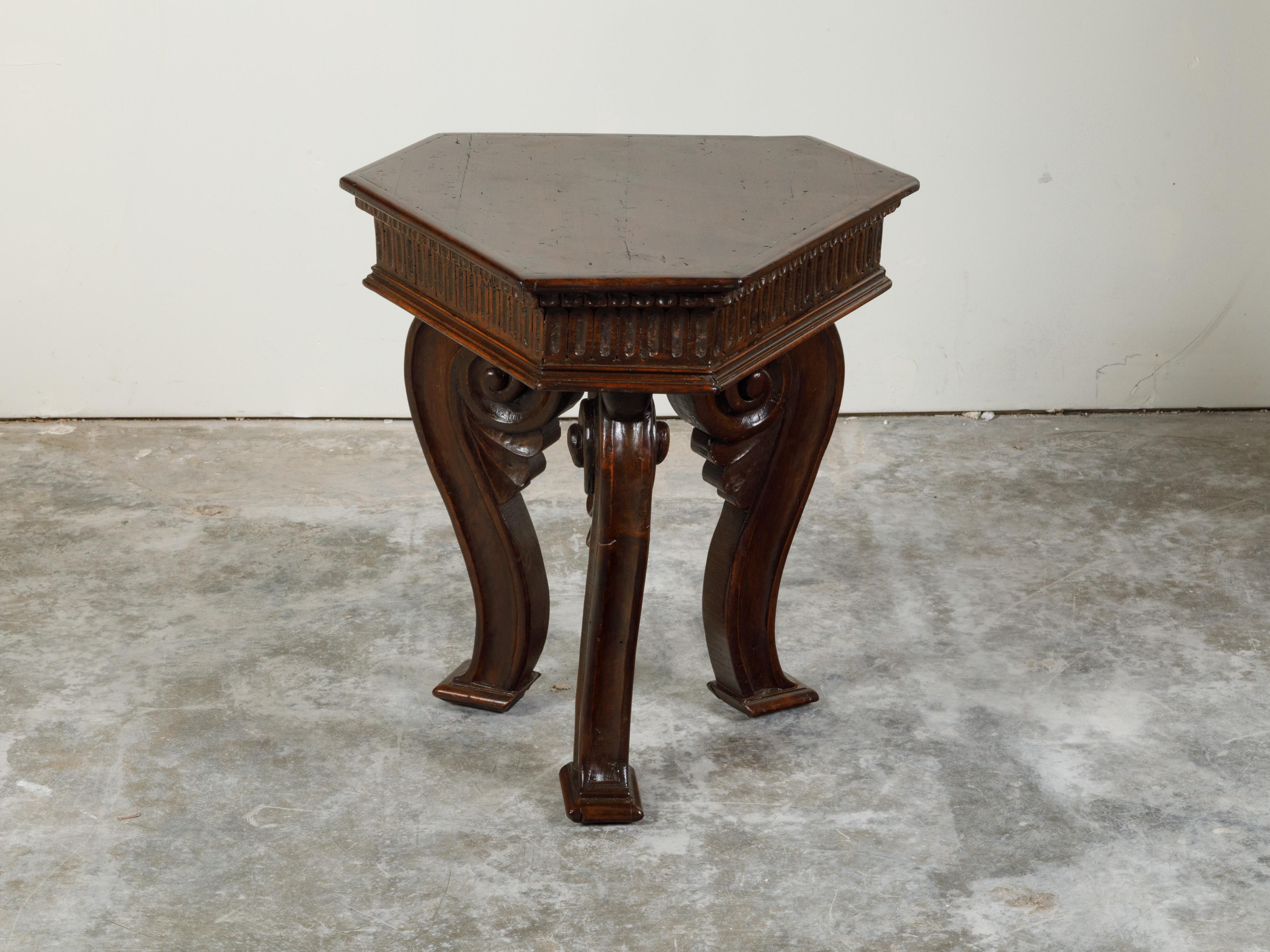 Italian Walnut Late 18th Century Low Side table with Hexagonal Top and Volutes 3