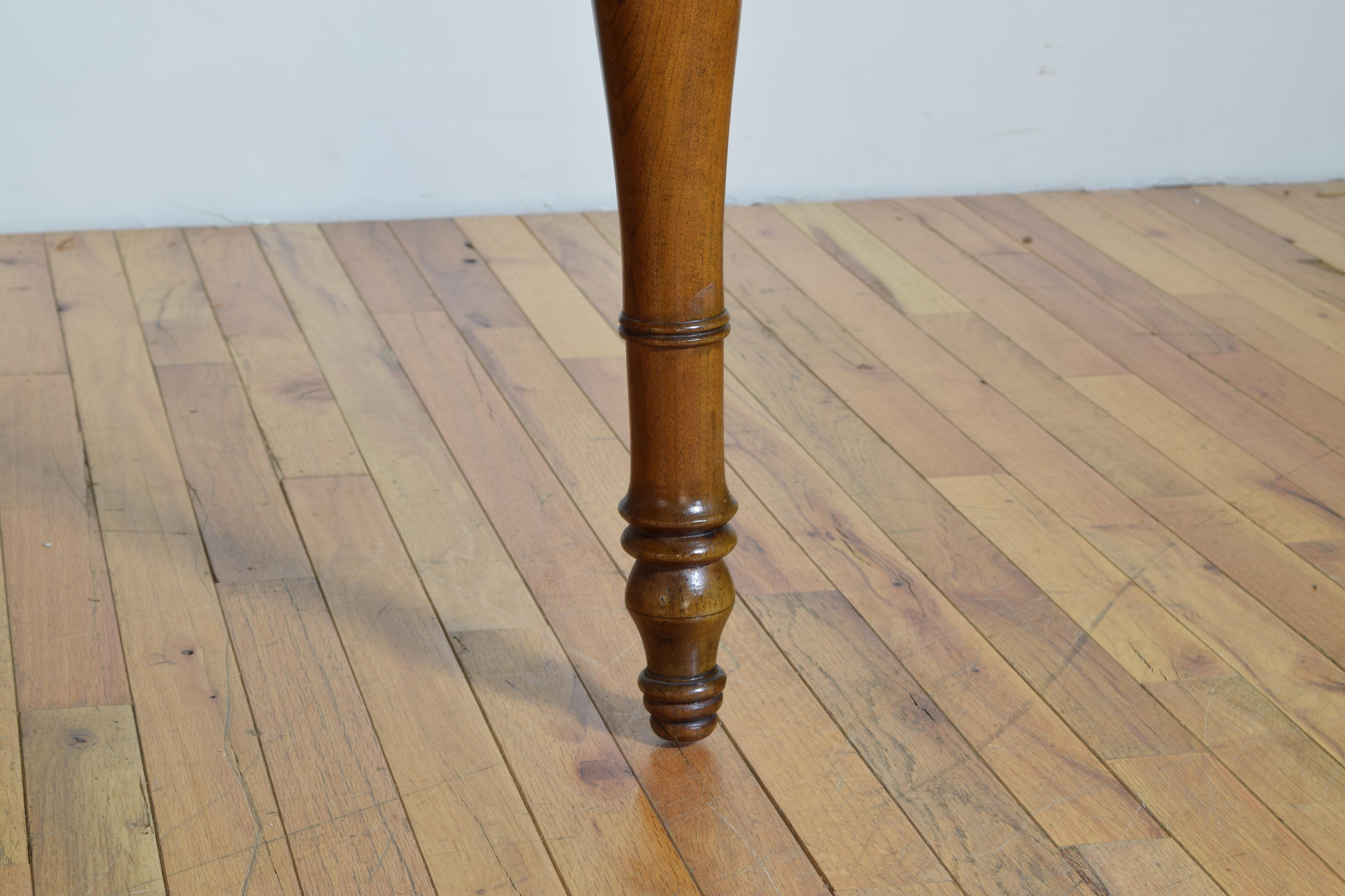 Italian, Walnut, Late 2nd Quarter 19th Century, Round Dining/Center Table 6 Legs 6