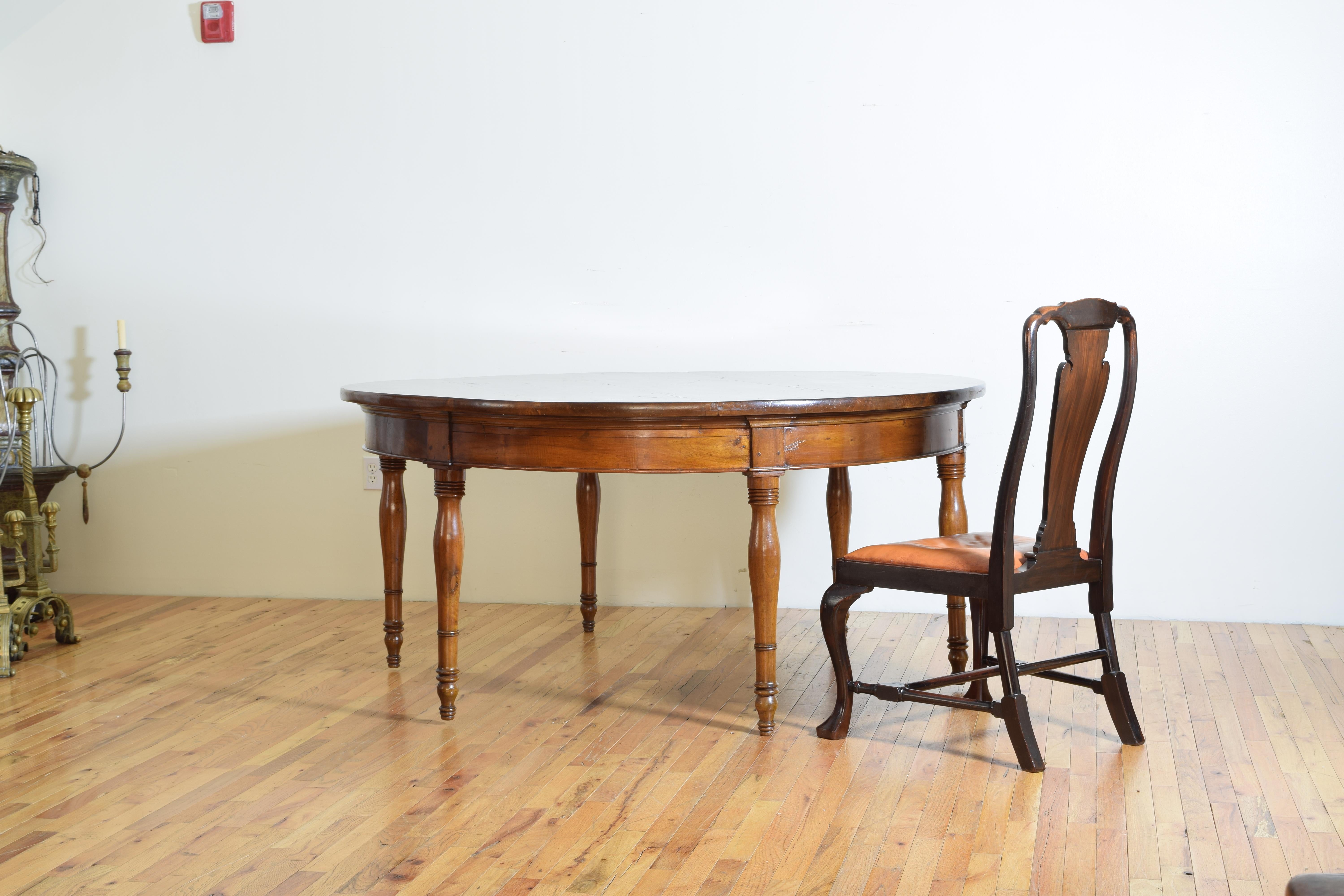 Mid-19th Century Italian, Walnut, Late 2nd Quarter 19th Century, Round Dining/Center Table 6 Legs