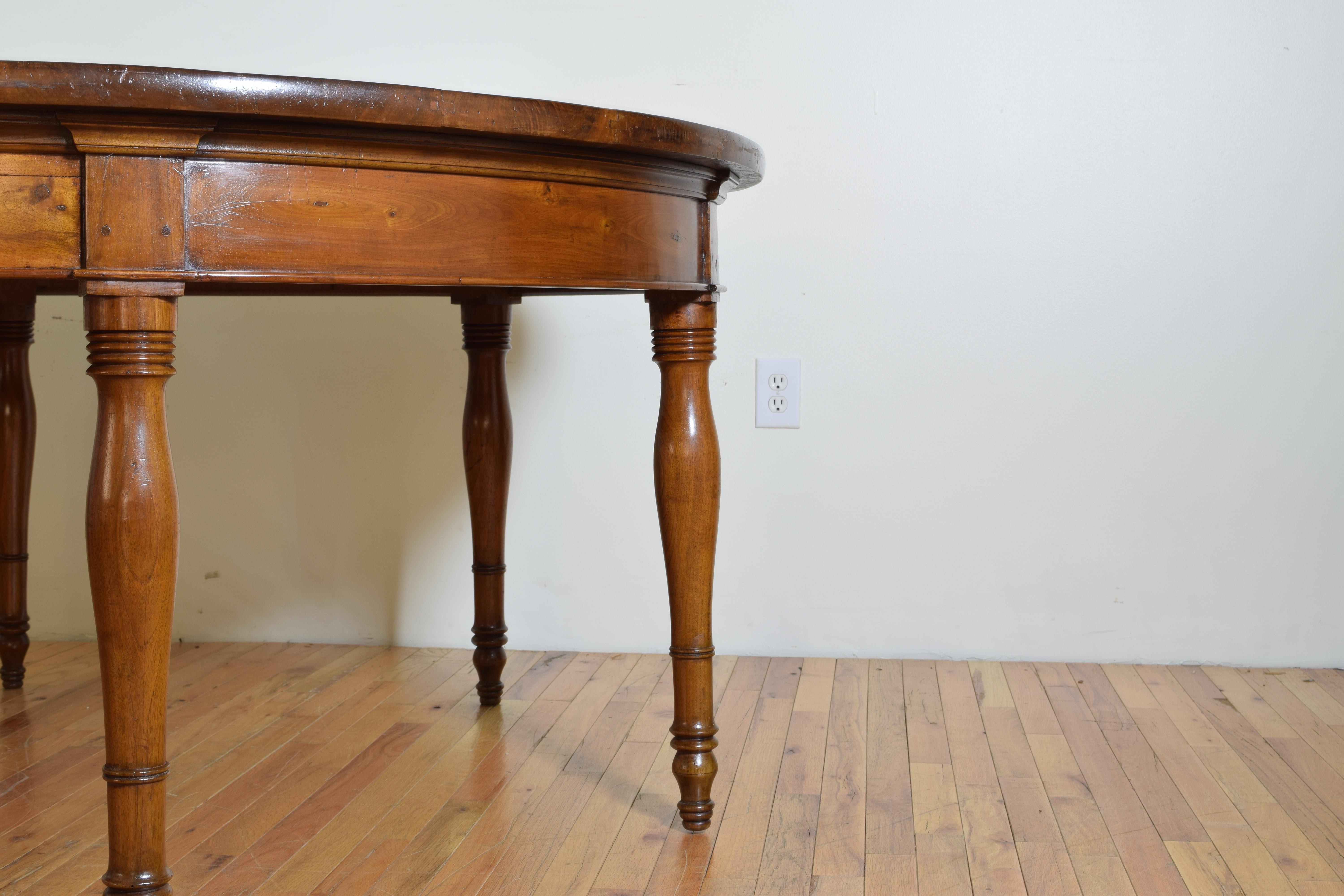 Italian, Walnut, Late 2nd Quarter 19th Century, Round Dining/Center Table 6 Legs 2