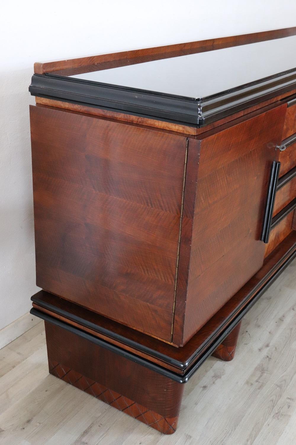 Italian Walnut Long Sideboard with Glass Top, of the Period Art Deco For Sale 8