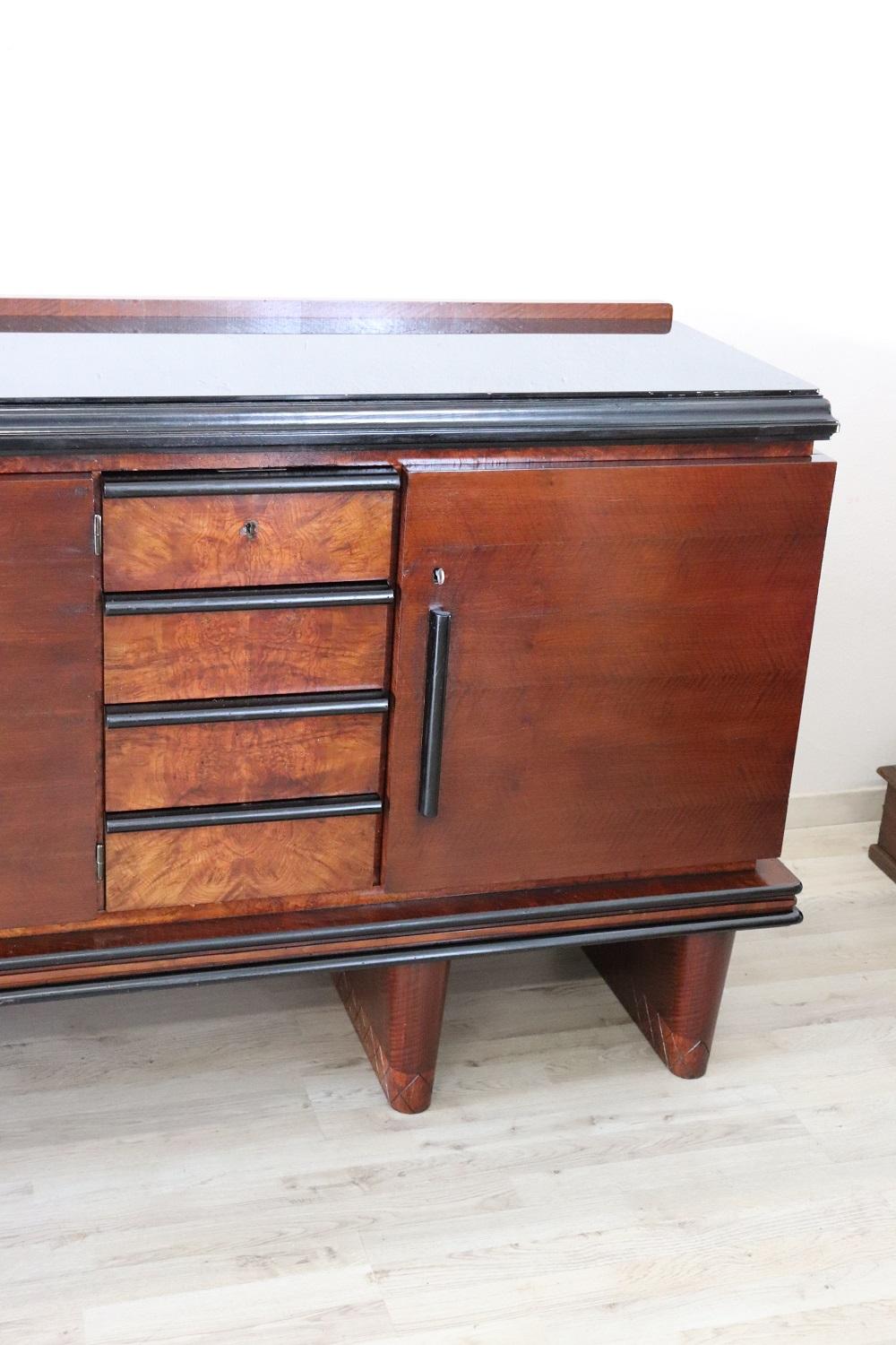 Italian Walnut Long Sideboard with Glass Top, of the Period Art Deco For Sale 2