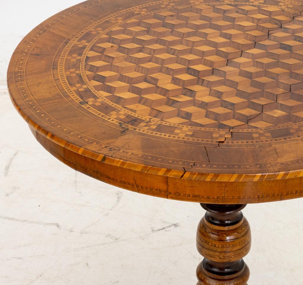 Runder Pedestal-Tisch aus italienischem Nussbaum mit Intarsien (Marketerie) im Angebot